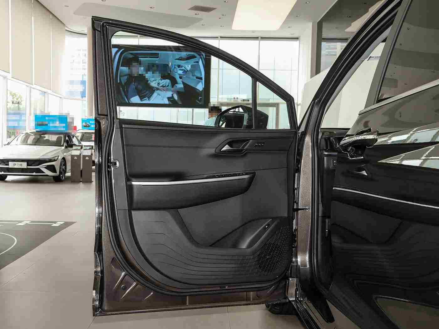 一个母亲7中字头强华驿:母爱匠心铸品牌,强华驿里映辉煌-3