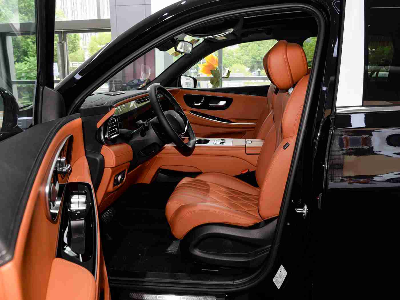 罕见精品一线天白馒头:白馒之韵,动韵天成,尽享科技与舒适的汽车传奇之旅-1