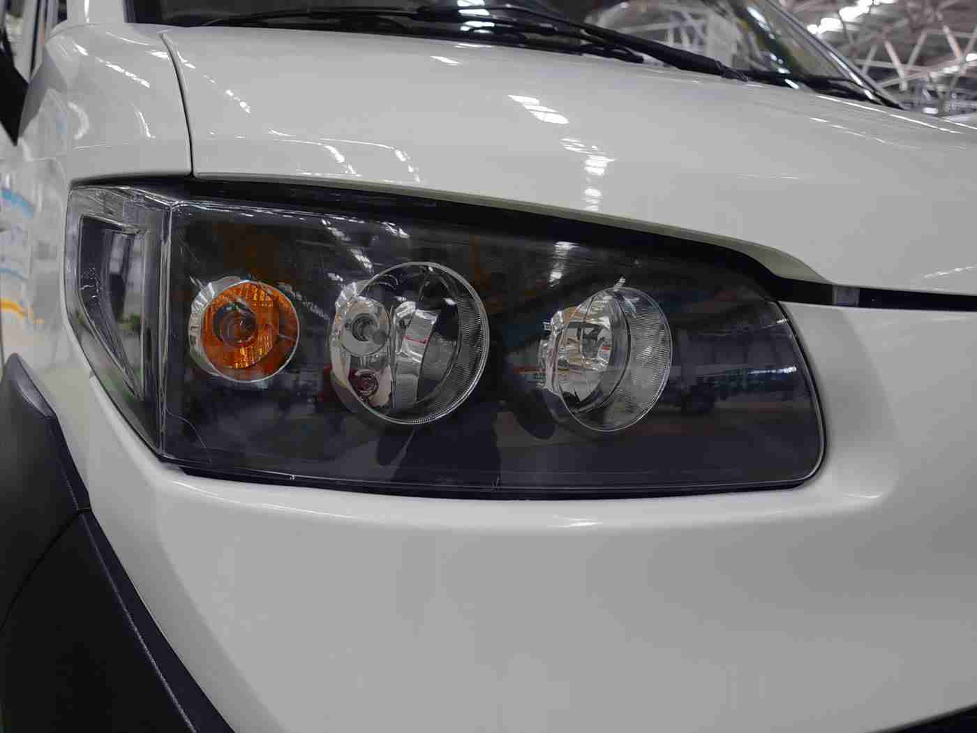 女人和公豬交全套：“全新车型惊艳亮相：创新内饰设计，人性关怀与卓越性能并存，引领汽车市场新潮流”-5