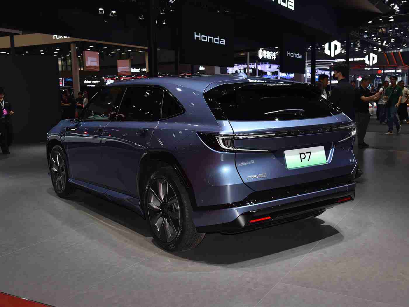 修修吗漫画页面免费漫画在线阅读入口页面弹窗,秋蝉:车影流转,漫画新篇:探索汽车文化的无限魅力-2