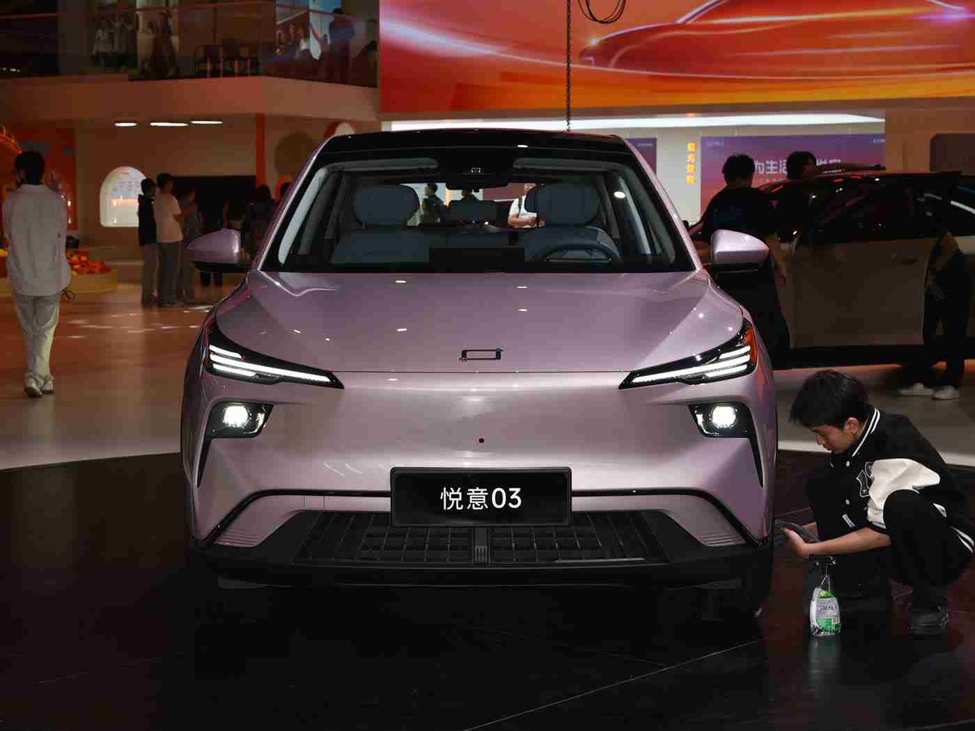 富二代成人抖音：豪车驾驭高手成抖音红人：富二代炫酷车技引羡慕目光-2