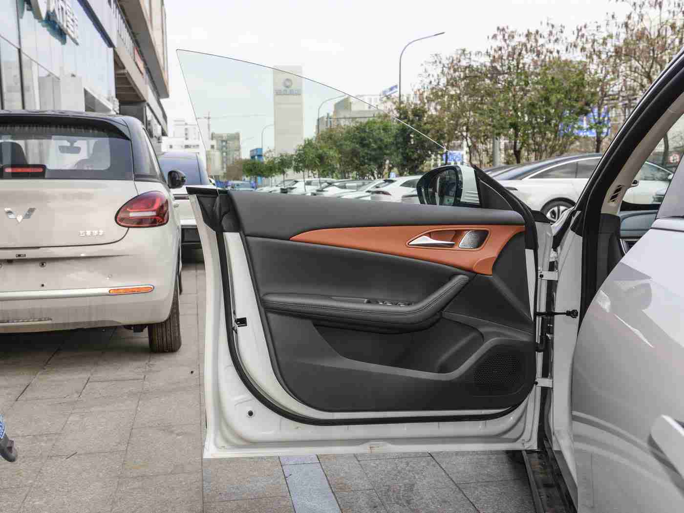 Melody满天星版：引领潮流，品质卓越——紧凑型轿车新贵，刷新市场认知-2