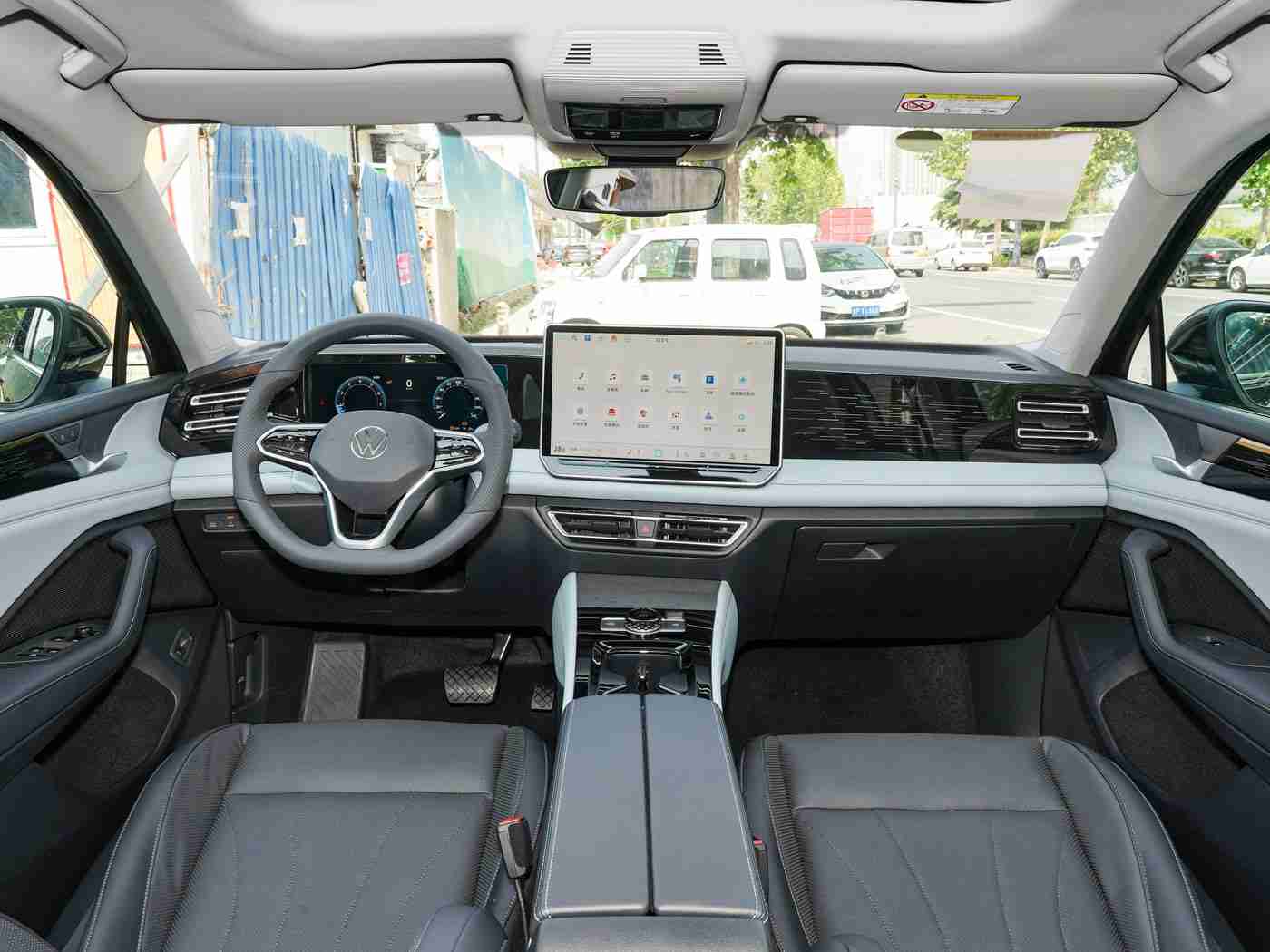 美女搞坤:时尚动感新标杆,"美女搞坤"汽车引领智能出行潮流-1