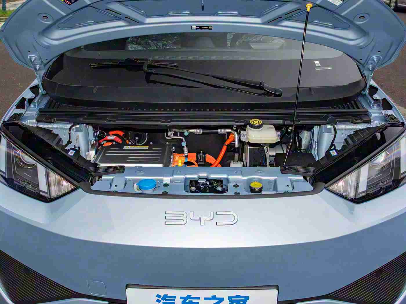 国产成人a片：“国韵新潮，智享绿行：成人A车型，颠覆传统驾驶体验”-3