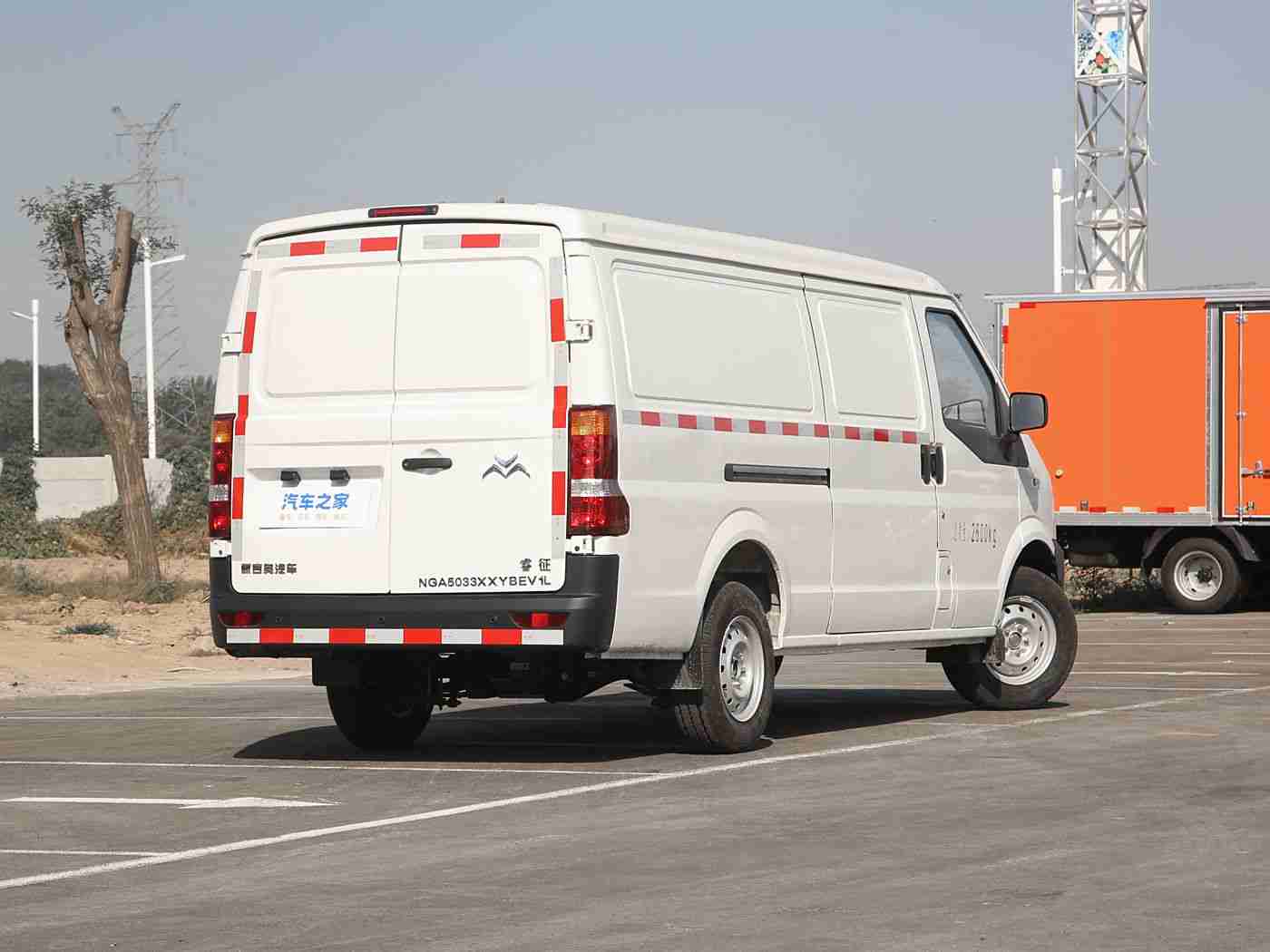 www黄色：新能源汽车领跑者www黄色：科技赋能，续航巅峰，智能驾驭，引领未来潮流-4