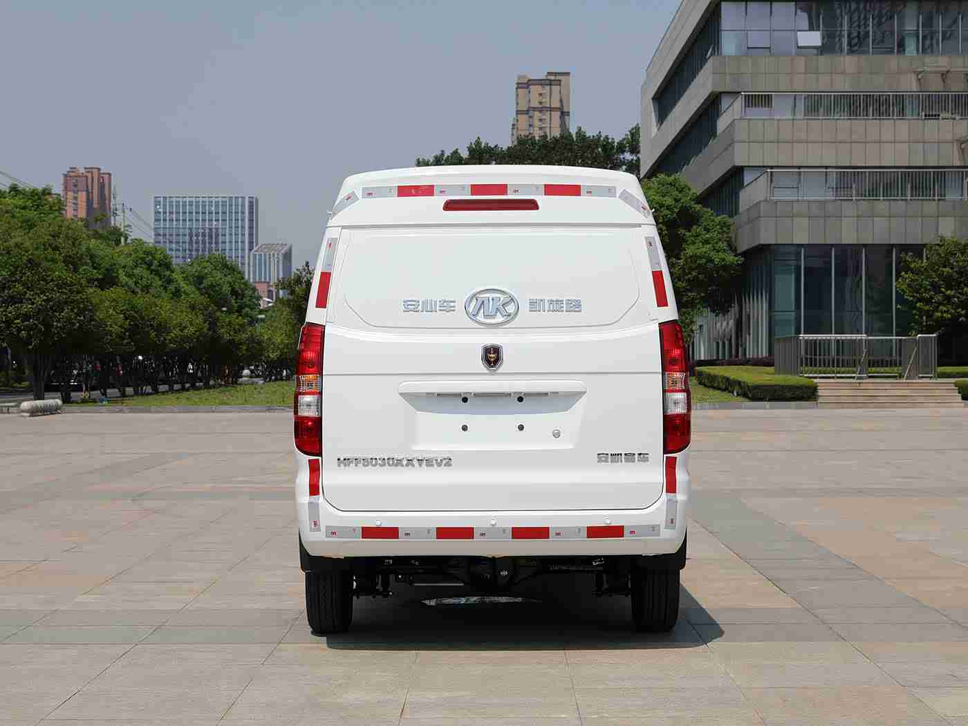 黄黄软件：汽车行业迎来信息化变革，黄黄软件助力智能化升级，推动产业升级与创新-1