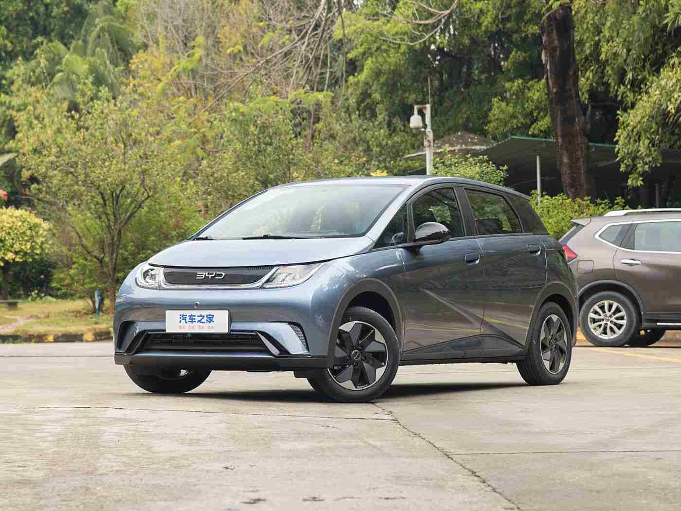 哥布林的洞穴：探秘洞穴，驾驭未来：颠覆传统SUV，科技动感新潮流-1