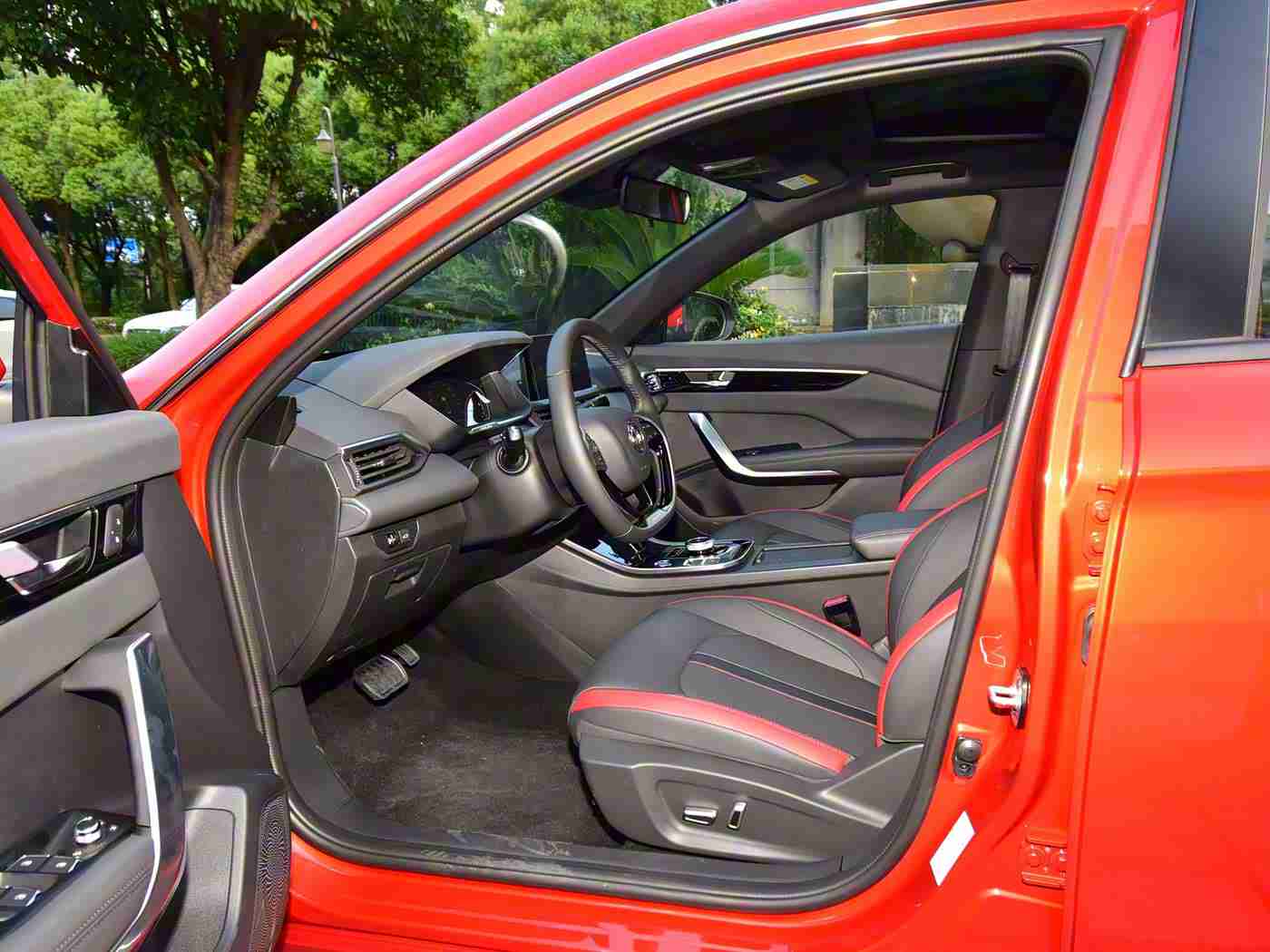 男生和女生一起差差差：“差差差”新车型崛起：独特设计、科技领先，成为年轻族时尚首选-1