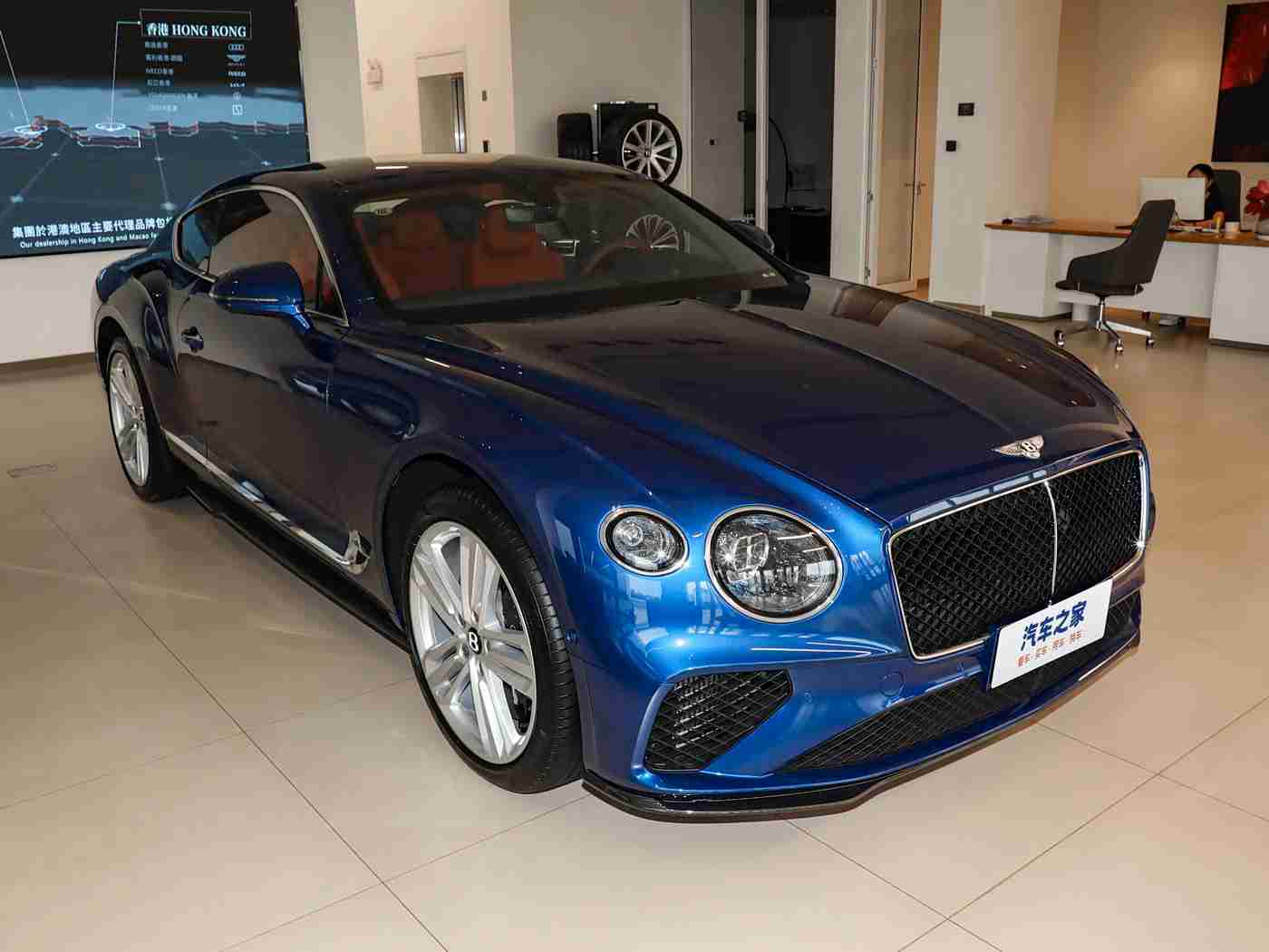 18+动漫:创新亮相!国内首款动漫元素概念车“18+”引领未来出行潮流-1