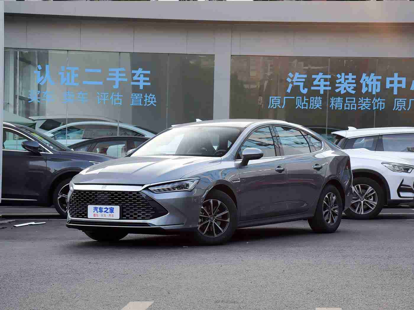 好 色 先 生T·V：惊艳登场！全新车型“好色先生T·V”引领潮流，性能卓越，科技感十足-1