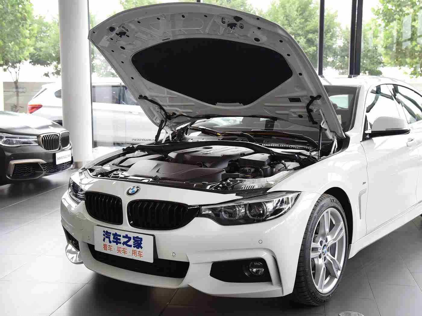 富婆按摩高潮了几次:豪车座椅按摩体验惊爆:富婆车内极致舒适引热议-1