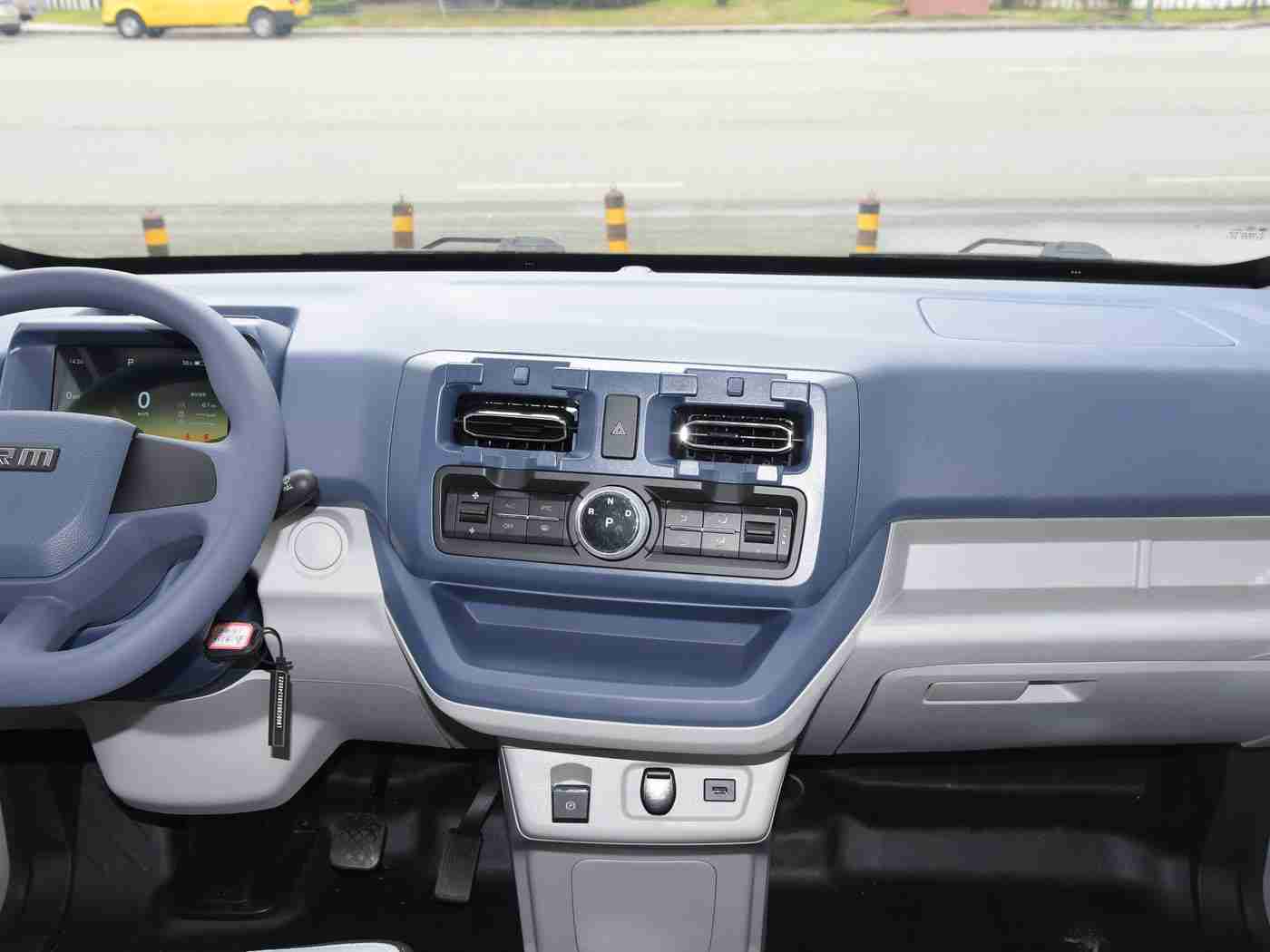 山岸逢花出道3周年企划感谢：汽车界新星山岸逢花庆祝出道三周年，感恩同行展望未来-1