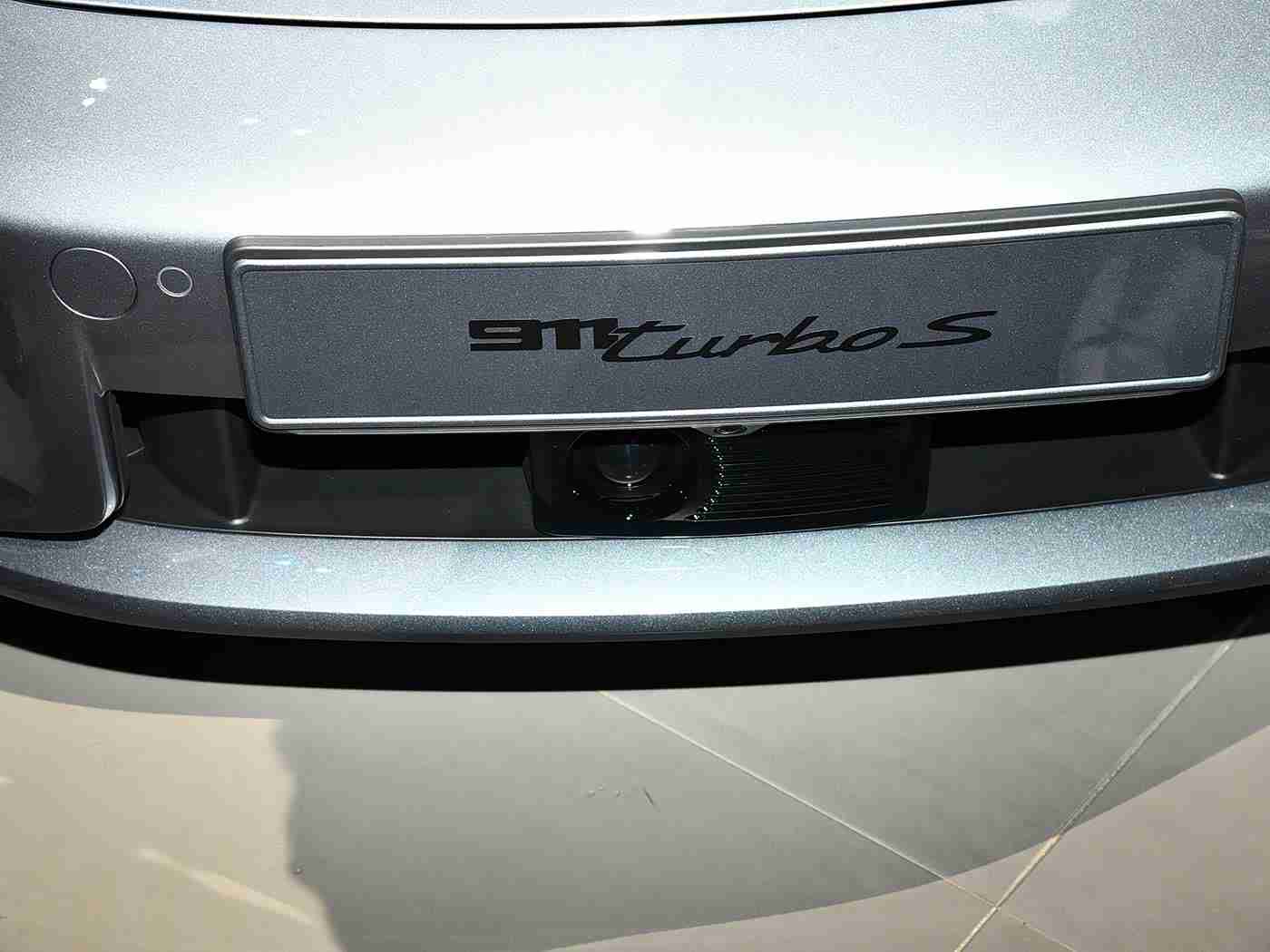 艳女直播APP：汽车直播盛宴来袭，艳女主播带你领略品牌魅力，开启直播行业新潮流-2