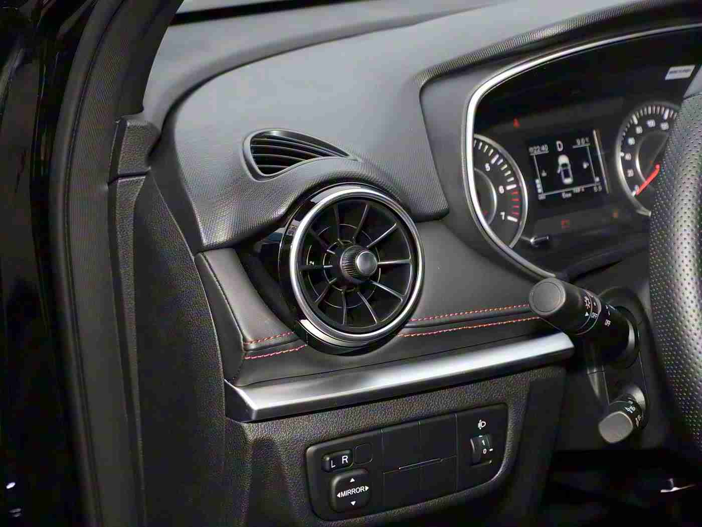 汤不热：新能源先锋，600公里续航，智享潮流，尊享无忧——电动汽车新风尚-5