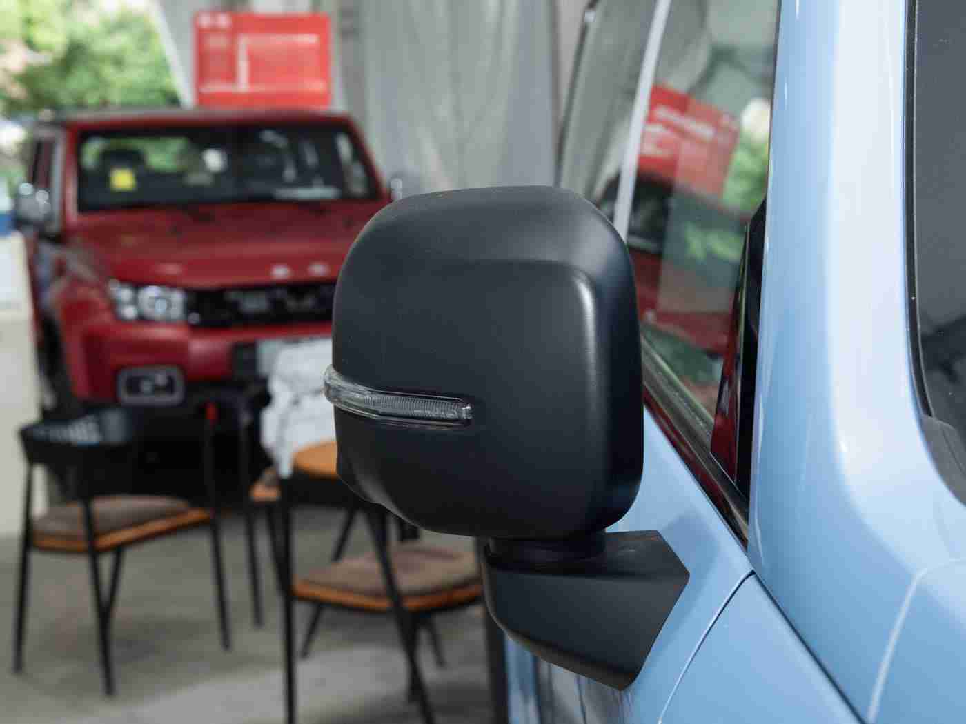 朋友两口子约我3p：“汽车体验馆开启3P之旅：亲子浪漫，朋友畅谈，共享汽车生活盛宴”-2