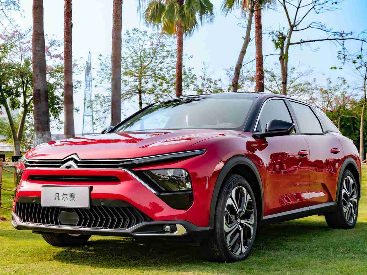 胡桃大战史莱姆:特斯拉Model S与蔚来ES8巅峰对决:新能源汽车市场风云再起,中国品牌崛起正当时-4