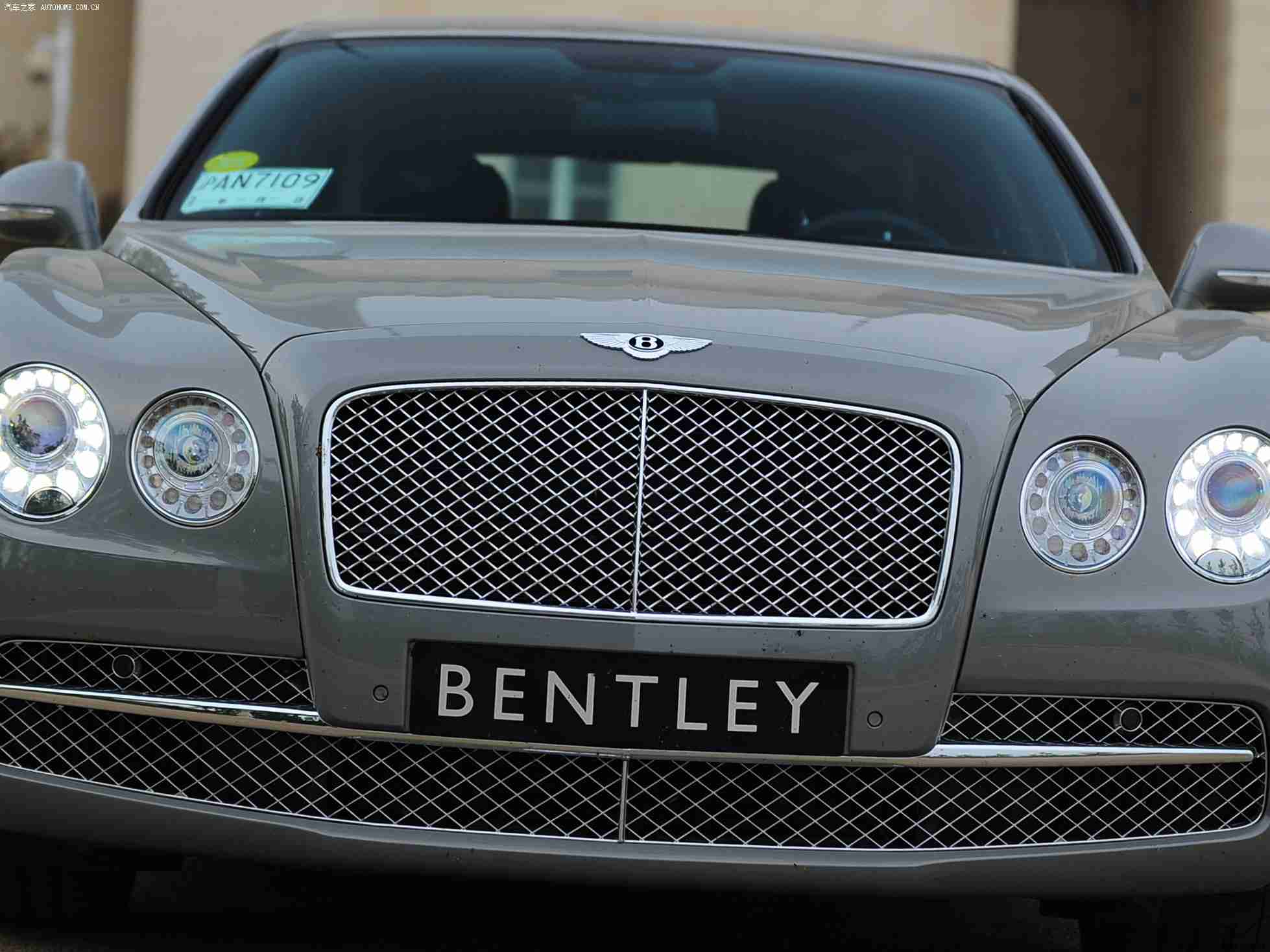 丁香五月天婷婷：五月春风新宠至，天婷婷汽车领风潮-1