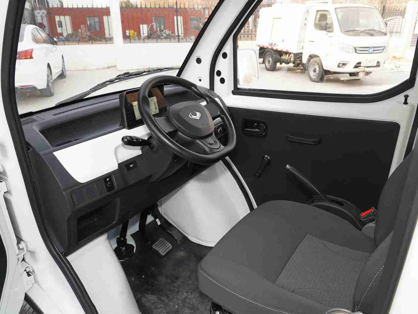 色多多视频app：科技赋能，汽车爱好者新天地：畅享智能驾驶、新能源与车联网盛宴-2