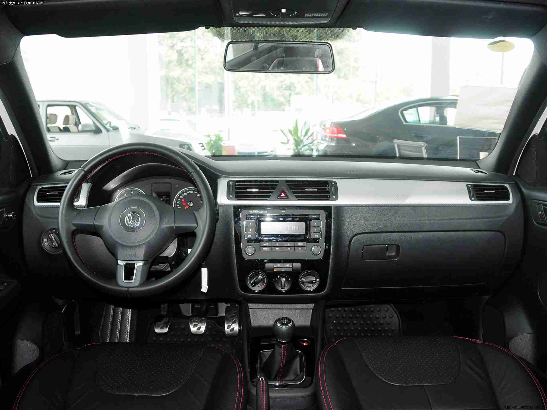 不用播放器看av：颠覆传统！语音操控车载娱乐，智能推荐娱乐新体验，引领汽车行业创新潮流-1