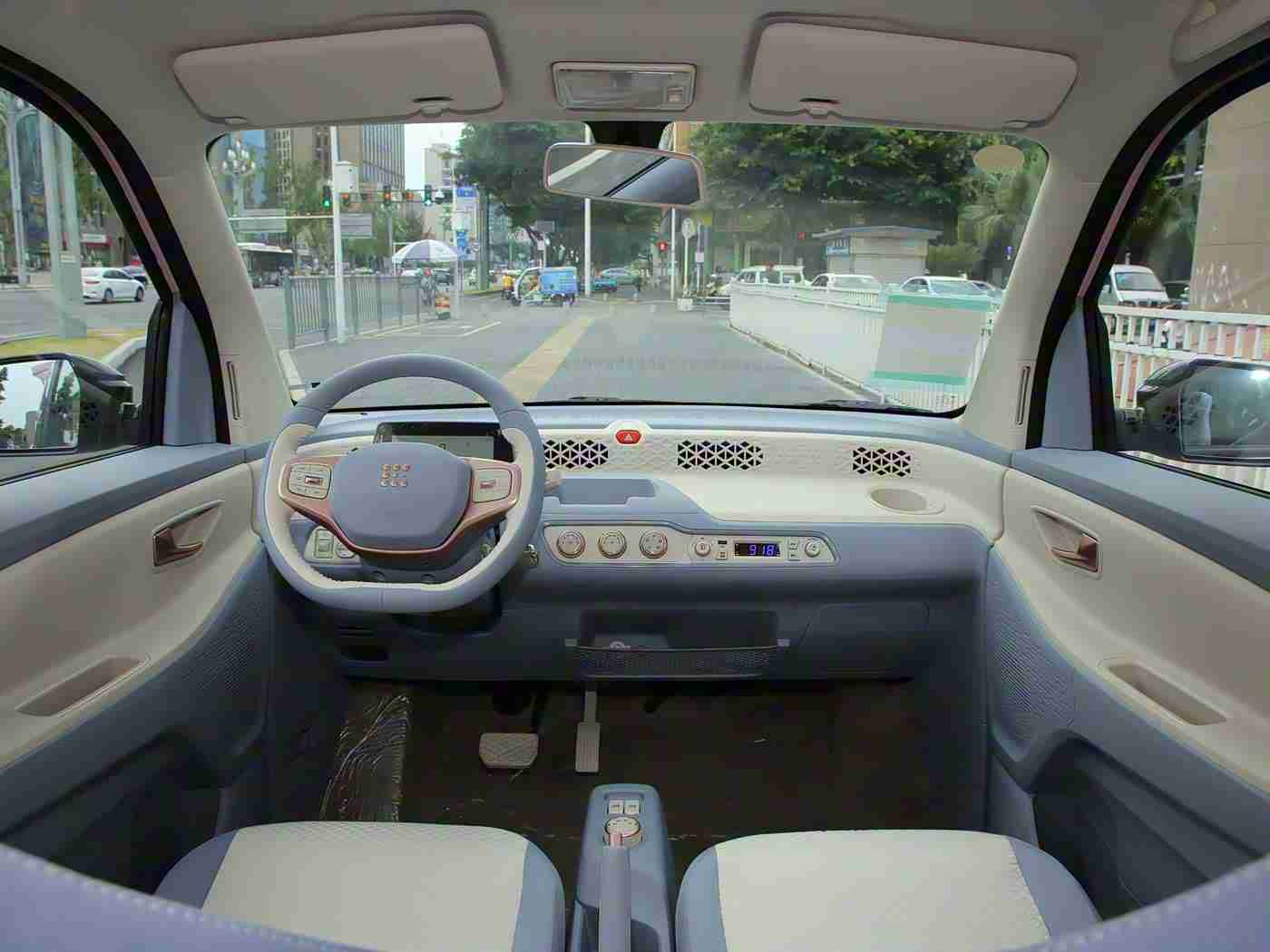 黄色软件3.0.0：“智能驾驶新篇章：跨界技术引领汽车产业升级，创新软件助阵未来出行革命”-3