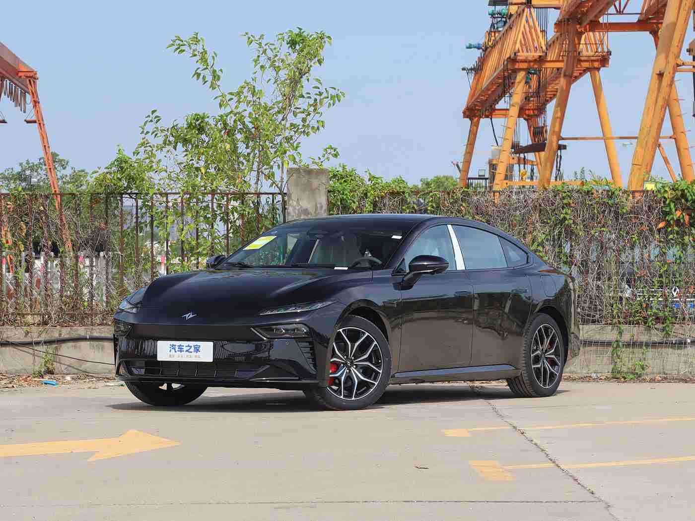 国产成人av电影：跨界风潮，汽车新韵，魅力绽放-3