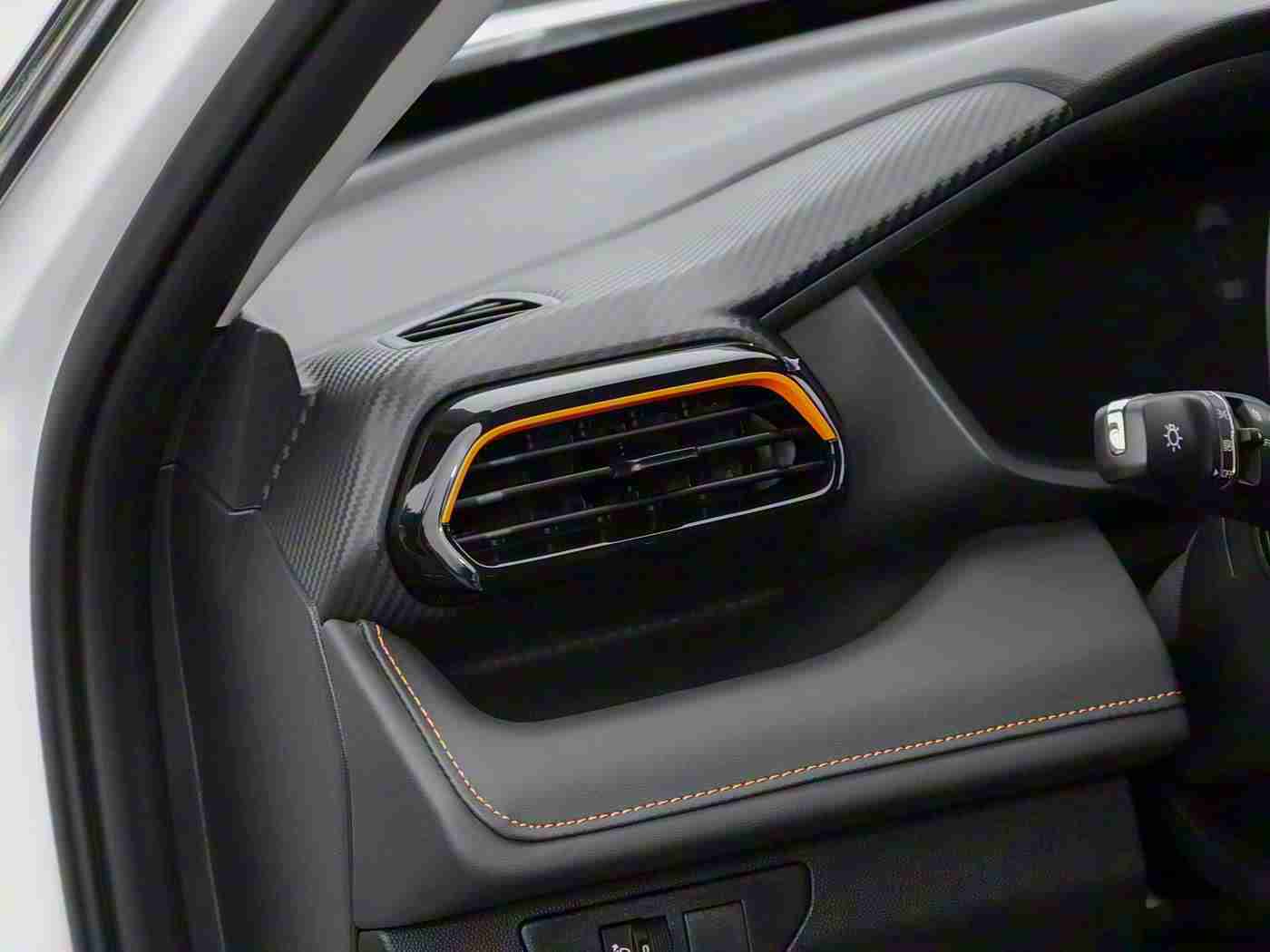 男生操女生的APP：汽车行业变革背后：警惕低俗APP污染，共建健康驾驶环境-3