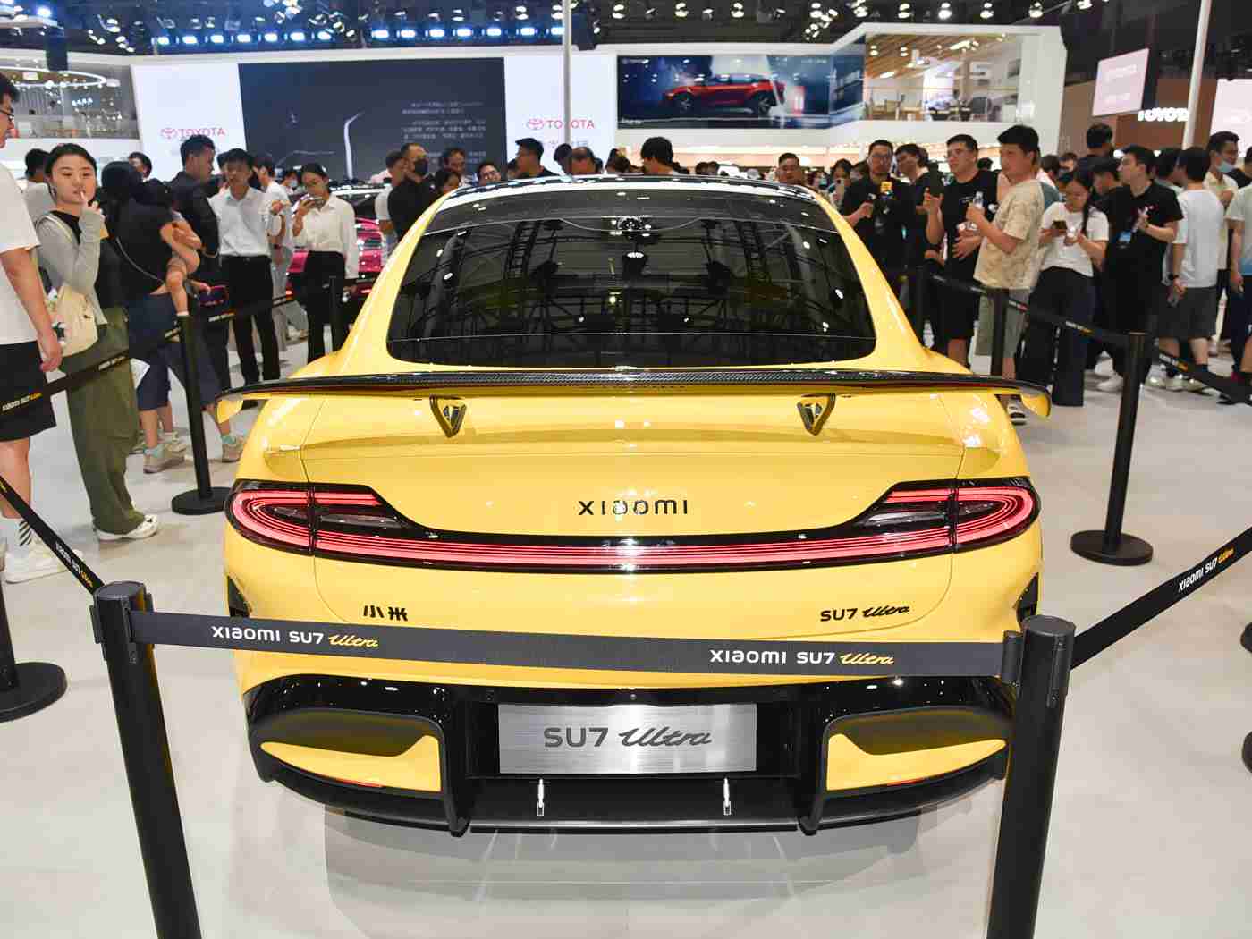 不用播放器的AV：语音操控新体验，高清触控娱乐系统，混合动力引领潮流：揭秘颠覆性AV汽车新风尚-1