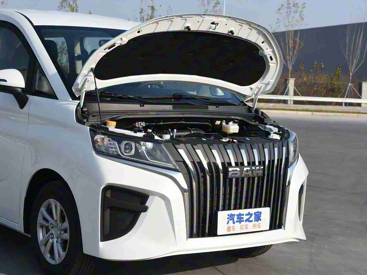 三上悠亚一区:汽车市场新宠来袭:尖端科技,流线外观,三上车型即将点燃新热度-2