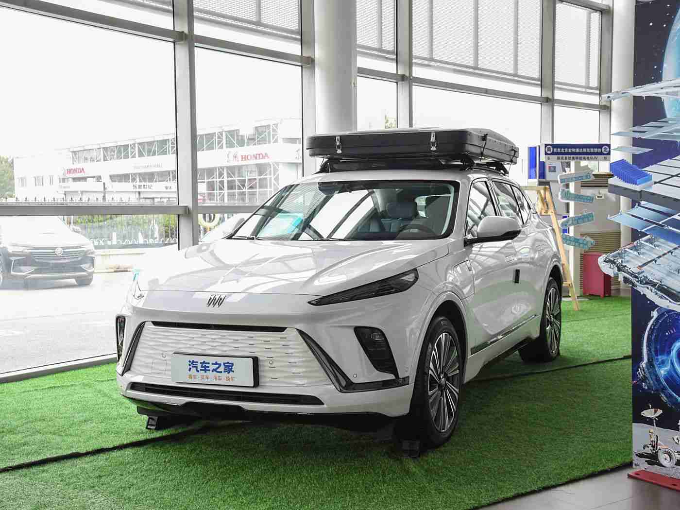 男人艹女人软件：汽车应用“男人艹女人”引领智能化潮流，创新技术打造安全便捷驾驶体验-4