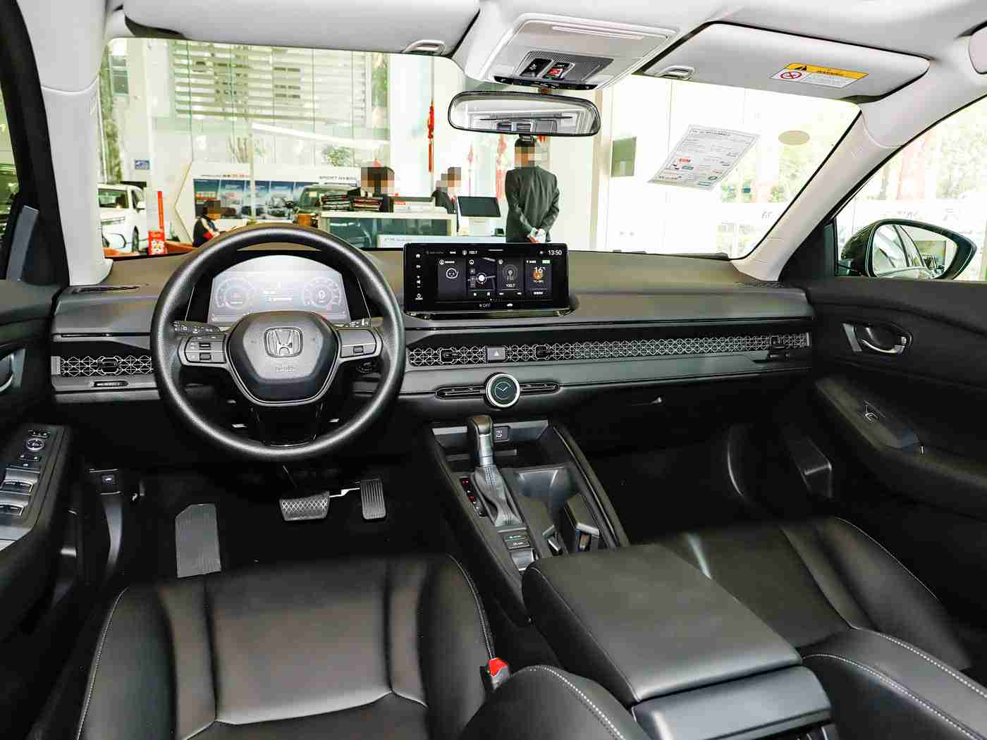 成人吃瓜：驾驭未来，跨界精英SUV，性能与智慧双翼腾飞-4