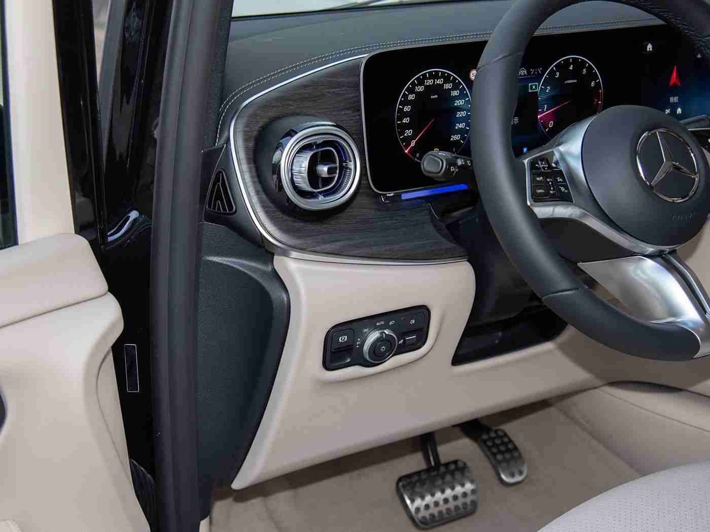 黄色软件ap:“创新驱动未来,智能驾驶新篇章:揭秘先进技术引领的汽车智能化风向标”-3