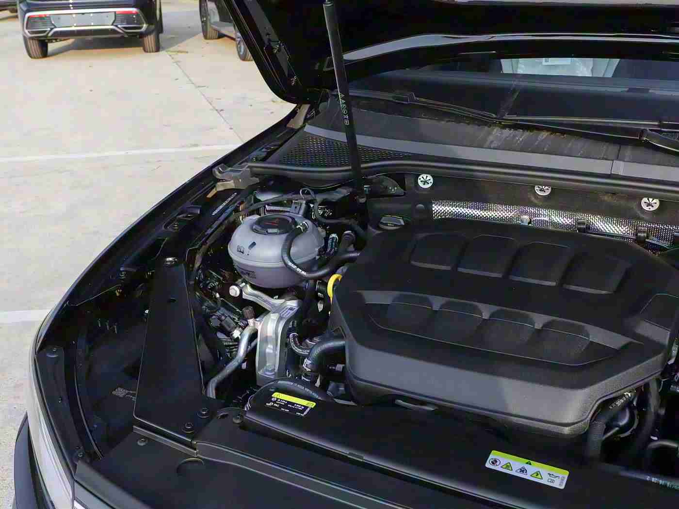 男日女软件：新能源汽车智能驾驶新突破：个性化辅助系统引领行业潮流，打造安全环保出行新体验-1