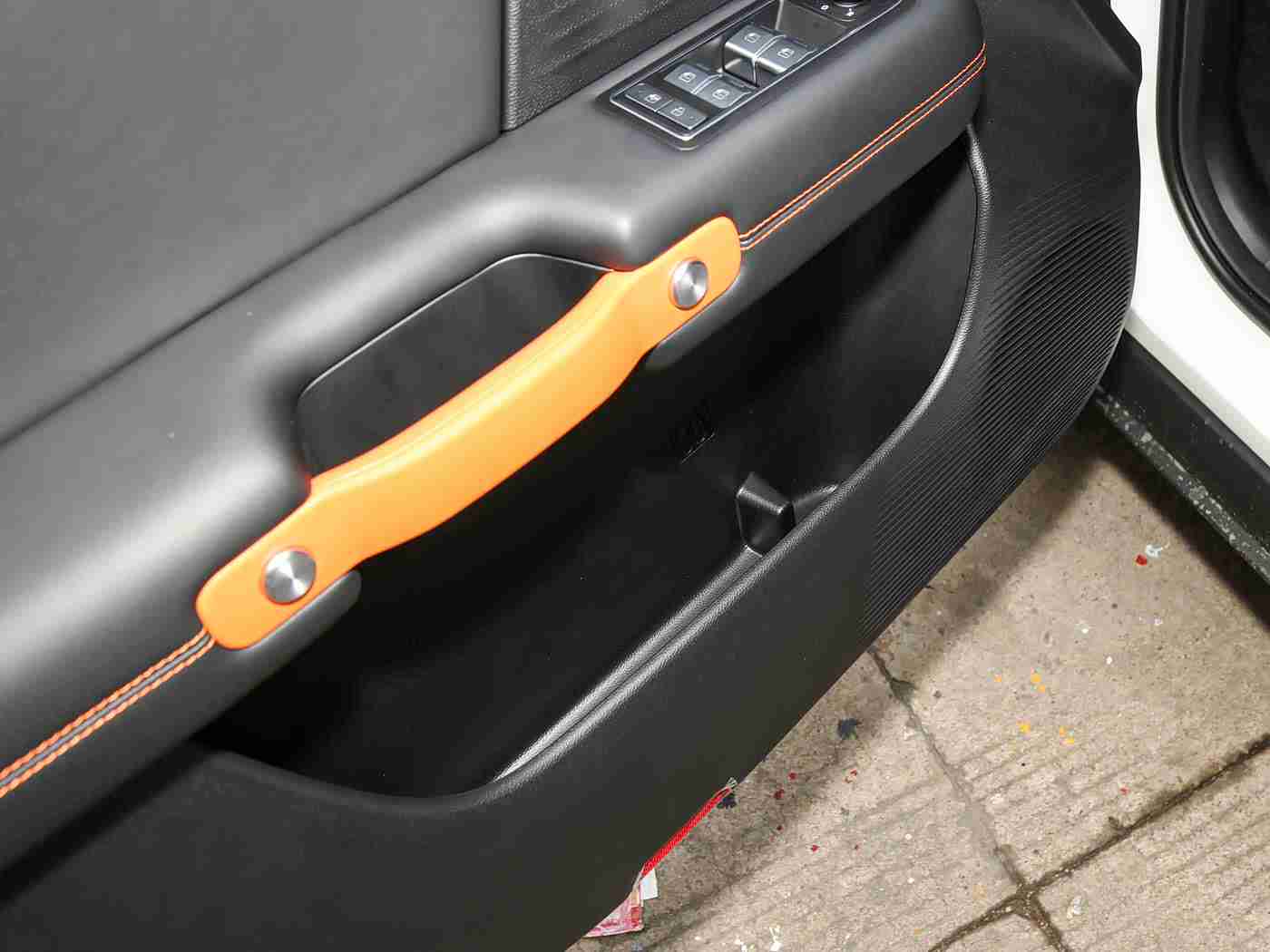 男人和女人在床的app软件：汽车App创新潮：跨界融合，打造个性化智能驾驶新体验-4