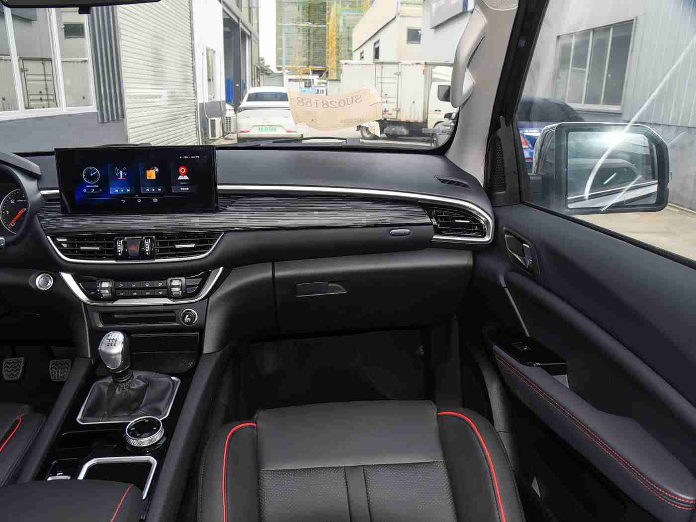 国产乱交：国产汽车品牌崛起之路：技术创新、品质升级，服务优化引领未来市场-3