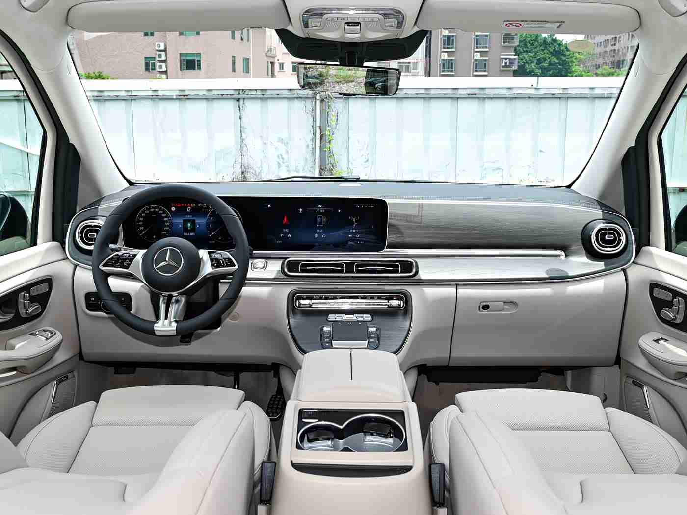 十八岁禁止：“我国知名汽车品牌惊曝：新规出台，未满十八岁禁购旗下车型，行车安全成行业焦点”-1