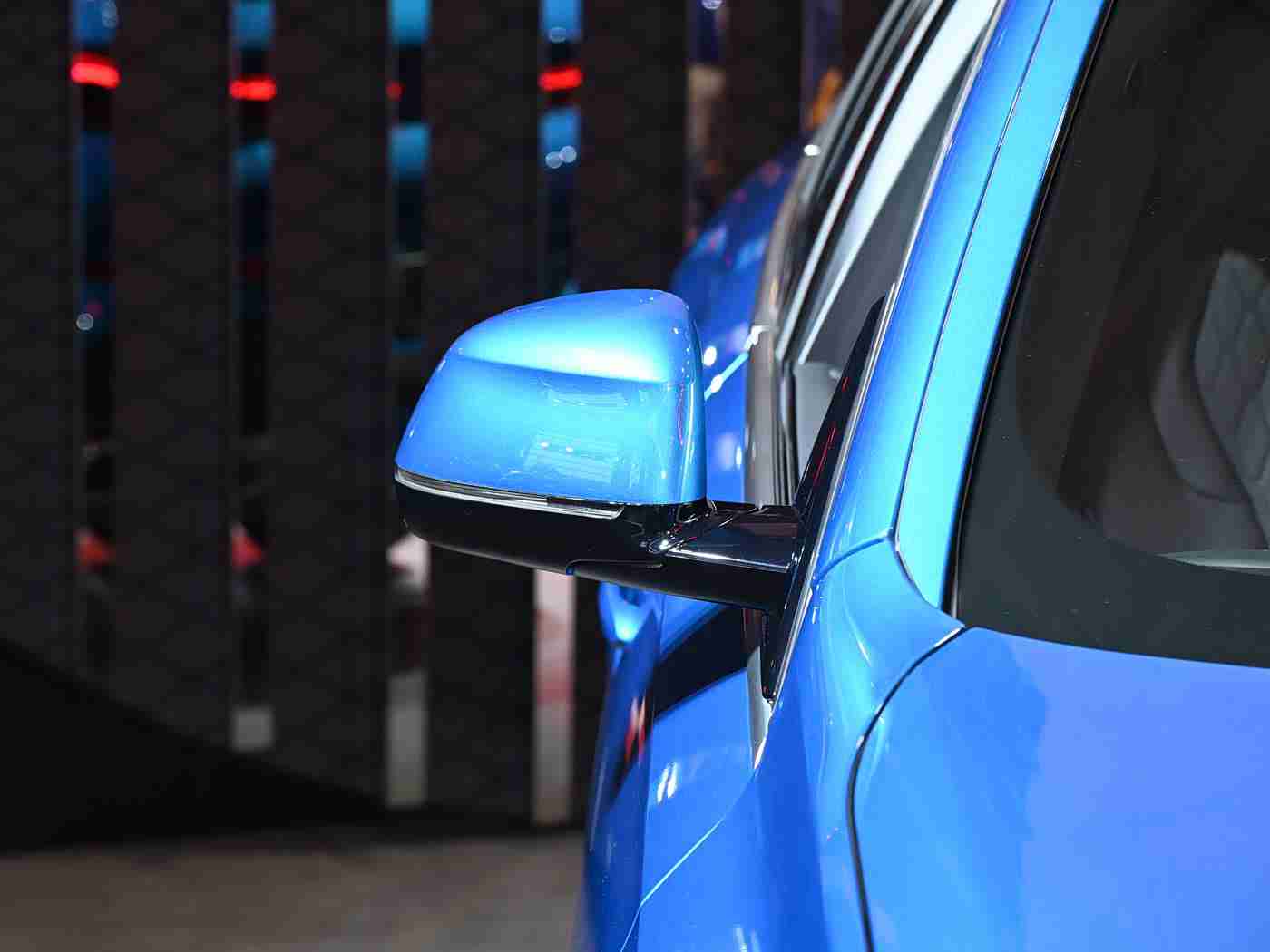 软件网站下载3.0.3免费破解版安装：汽车软件升级引关注，免费破解版带来智能驾驶新体验-1