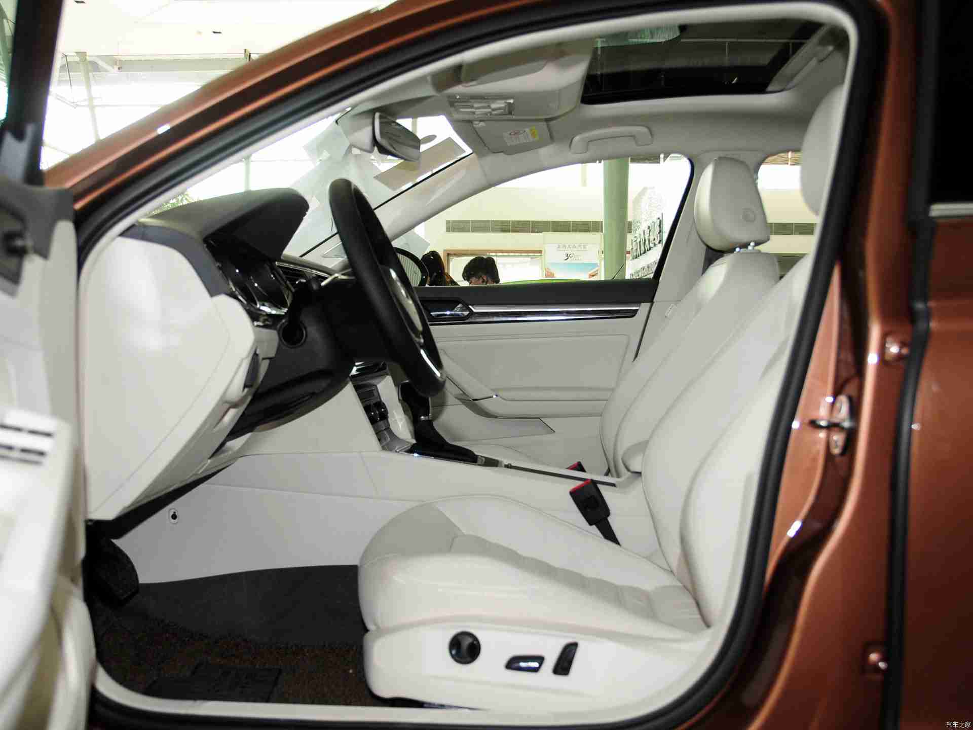 智能换脸赵丽颖惊艳片段:“当红小花赵丽颖亲测!智能换脸技术颠覆汽车娱乐,个性化定制汽车新趋势”-2