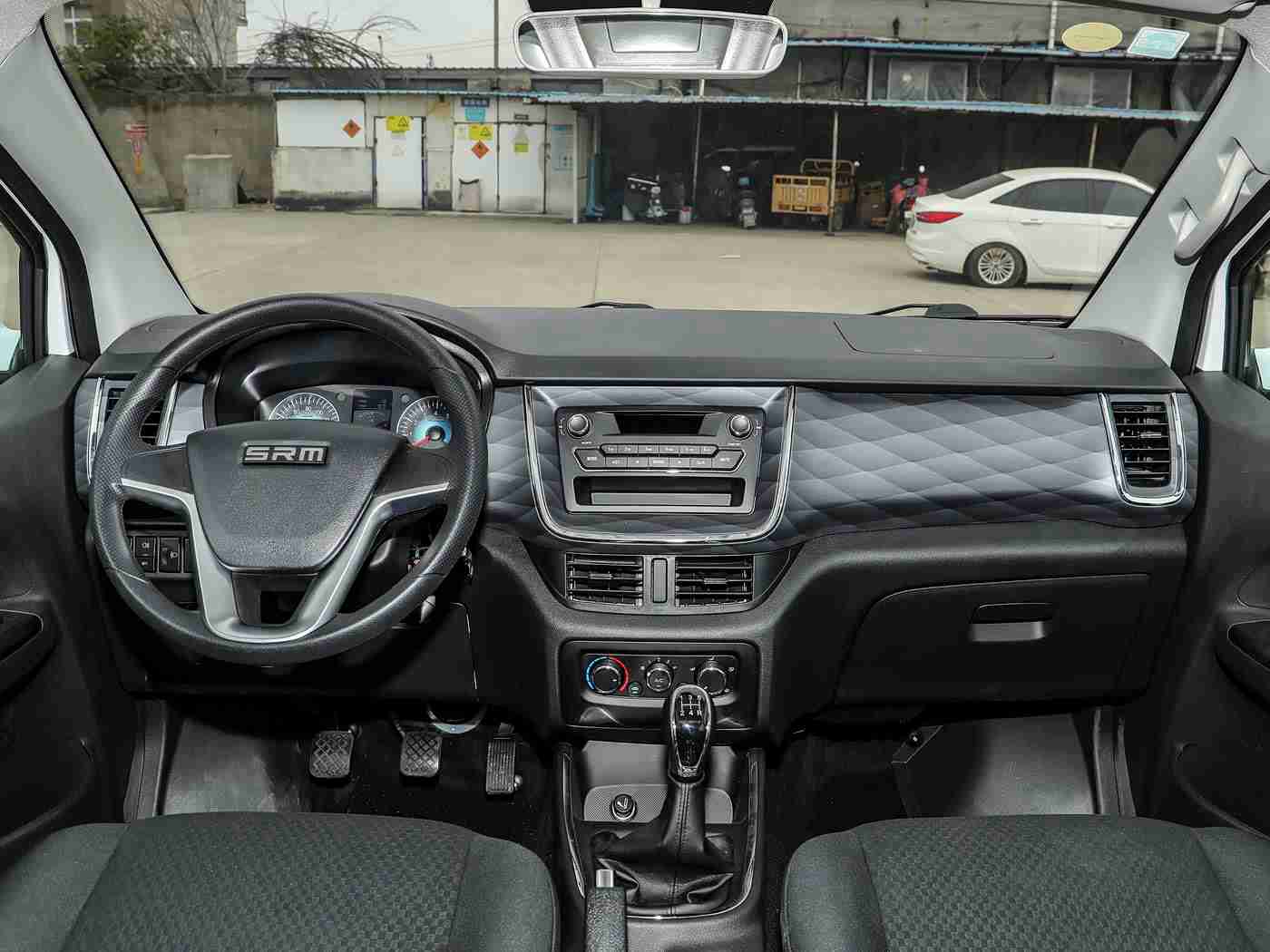 蝌蚪窝一个可以释放的网站：新能源汽车爆发式增长，技术创新助力车企抢占市场，政策支持下的行业新篇章-1