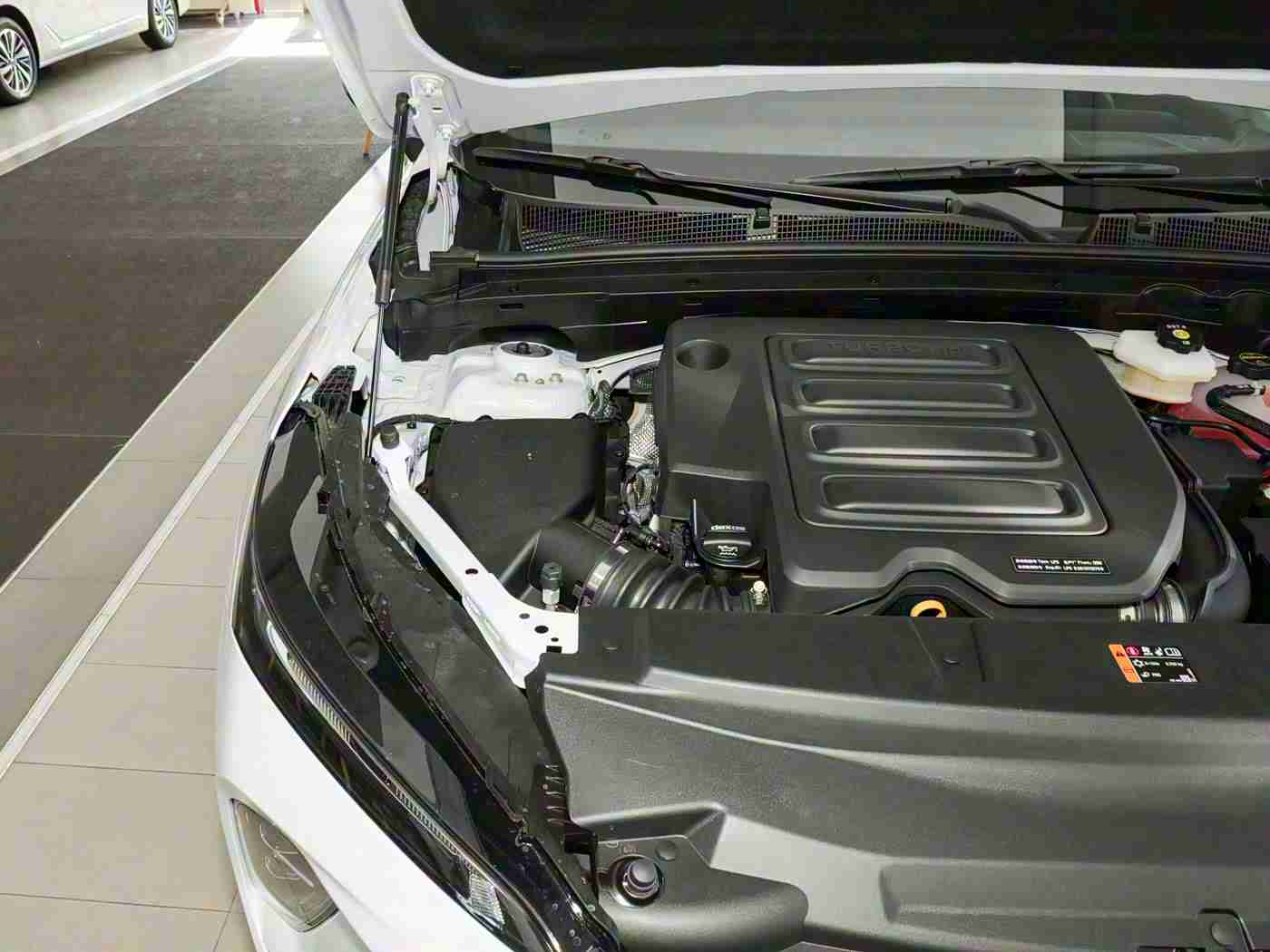 男生操女生的软件：“前沿科技引领驾驶革命：全新智能辅助系统或将重塑汽车行业未来”-1