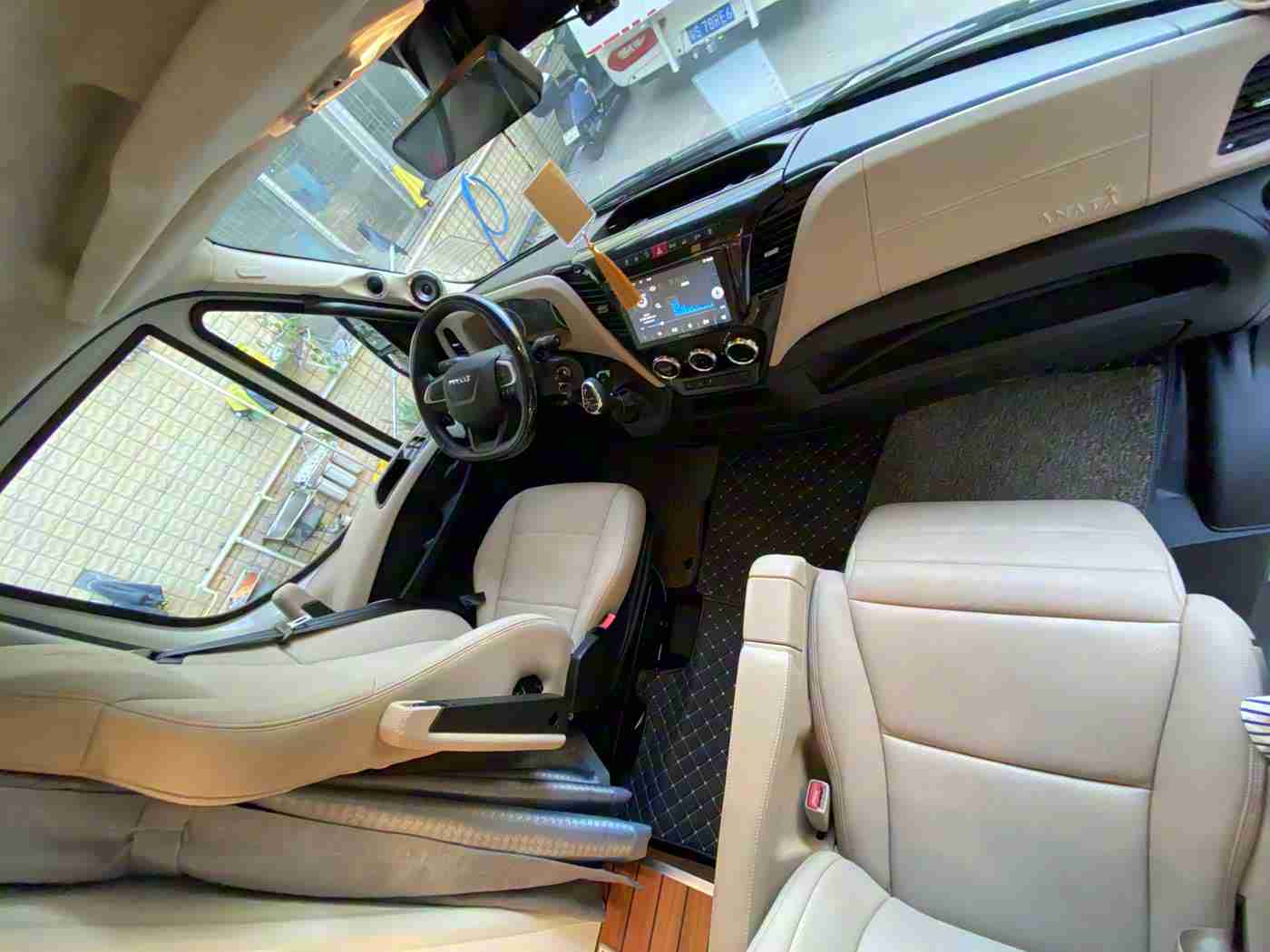 中国少妇xxx：新能源汽车黑马崛起：独特设计科技加持，亲民价格引领潮流-2