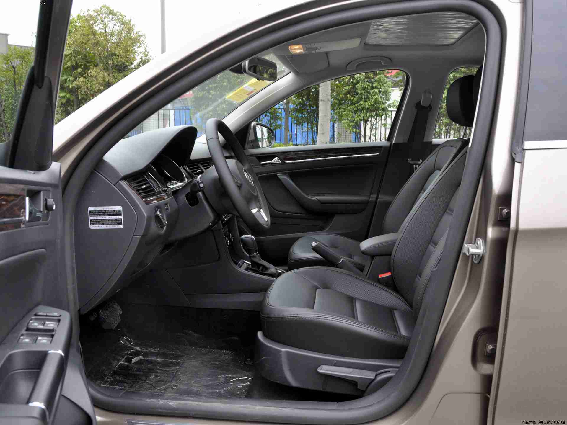 丹麦农场的女儿：时尚环保，驰骋都市，口碑销量双丰收的汽车传奇-1