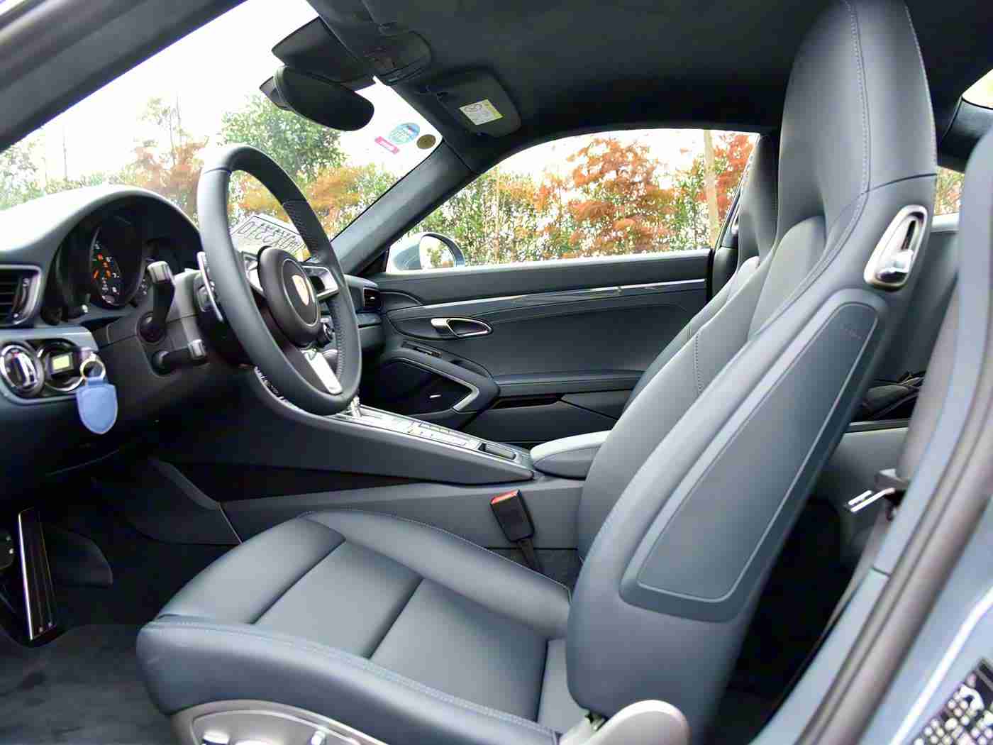 黄色软件免费观看：智能驾驶新体验：创新应用引领汽车行业发展，打造安全便捷驾驶新潮流-2