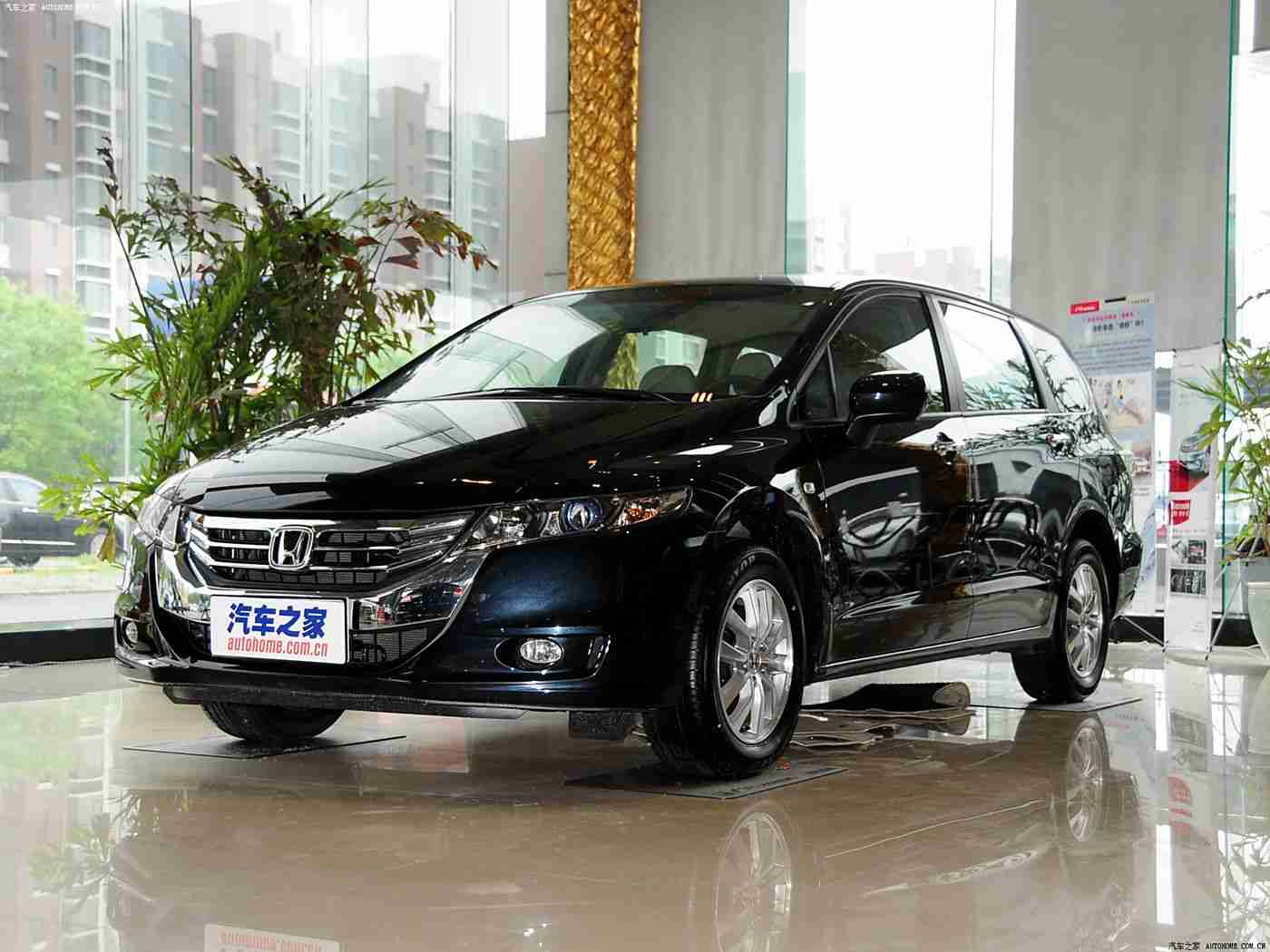 操迪丽热巴：新能源汽车新秀崛起：操迪丽热巴引领时尚环保出行潮流-1