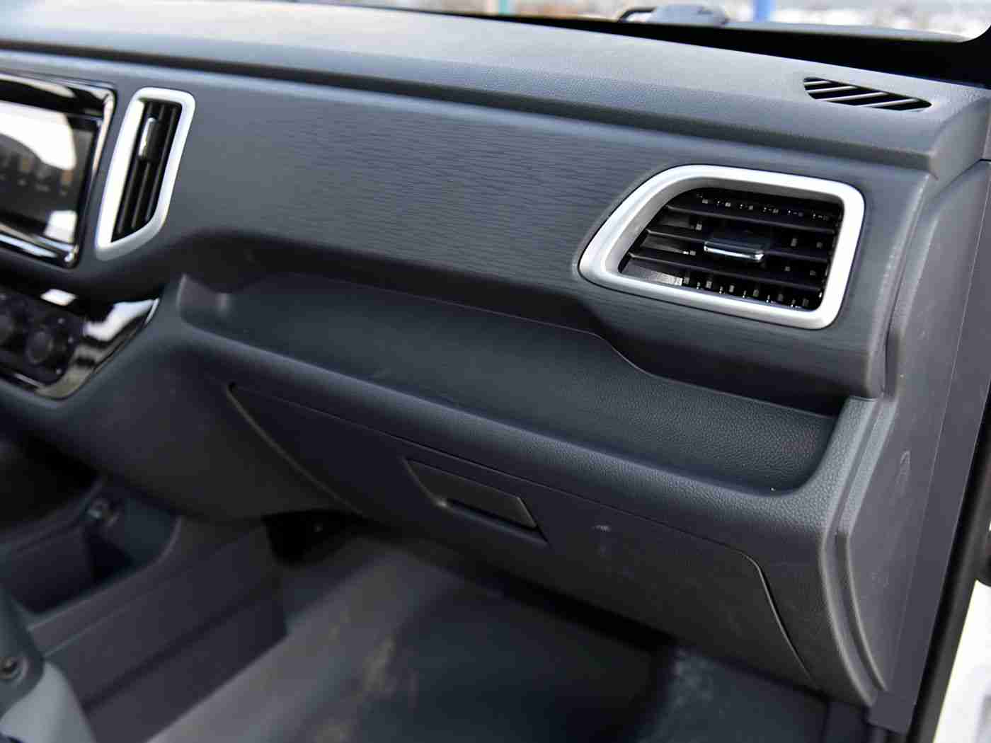 17c黑料吃瓜：“揭秘17c风云：品质挑战，品牌未来路在何方？”-1