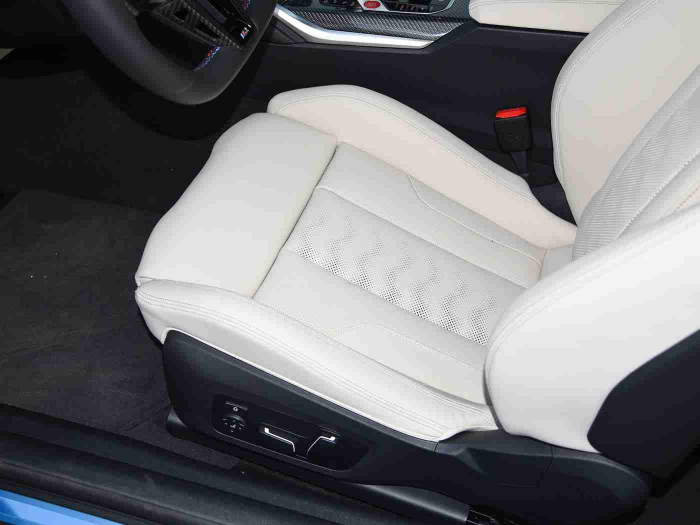 国精产品一区一区三区四区香蕉：绿色动力，智领未来，科技出行新风尚-4