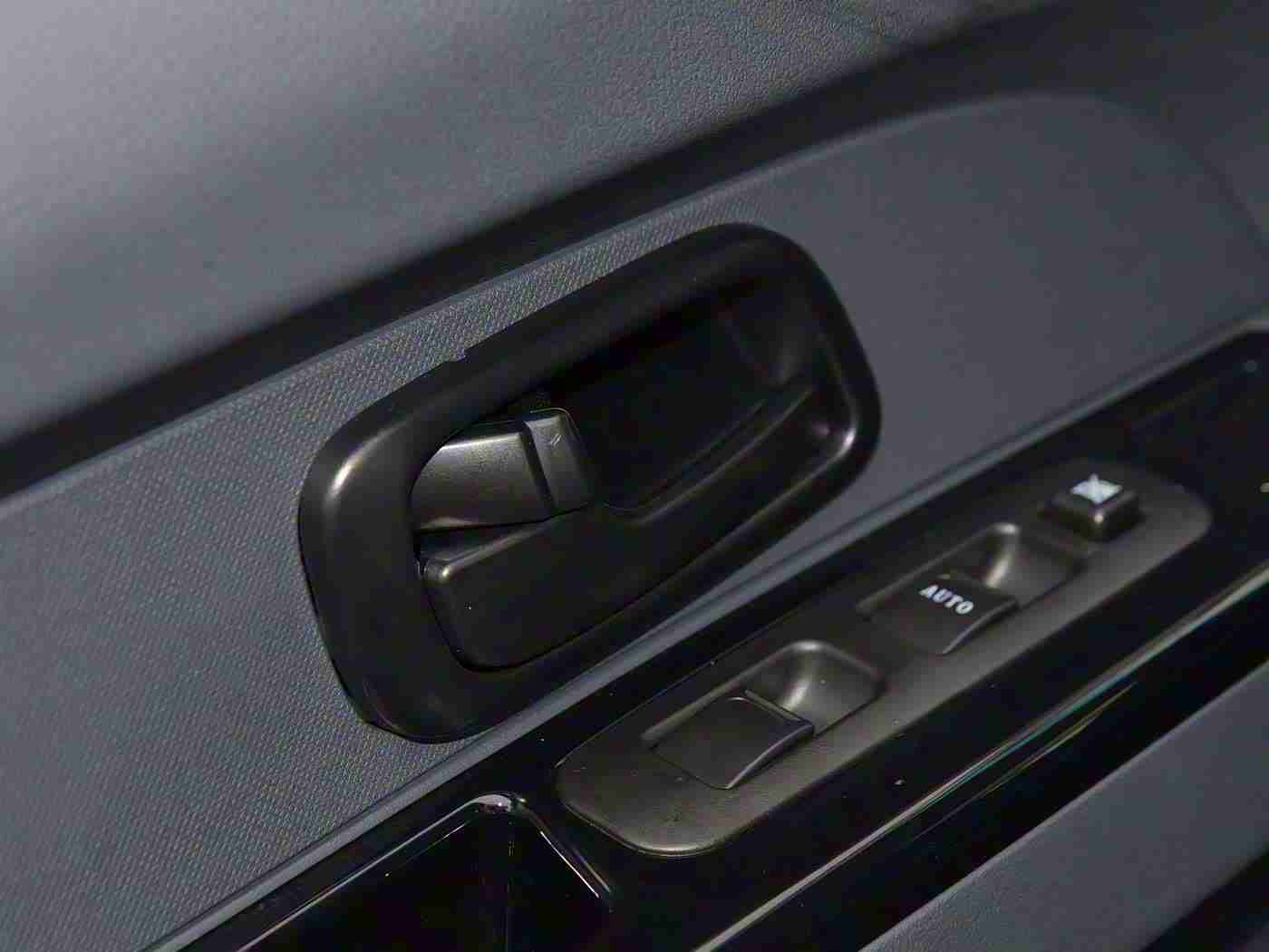 成年人黄色软件:汽车行业新陷阱:揭秘非法“伪装”软件,教你如何防范信息泄露与财产损失-3