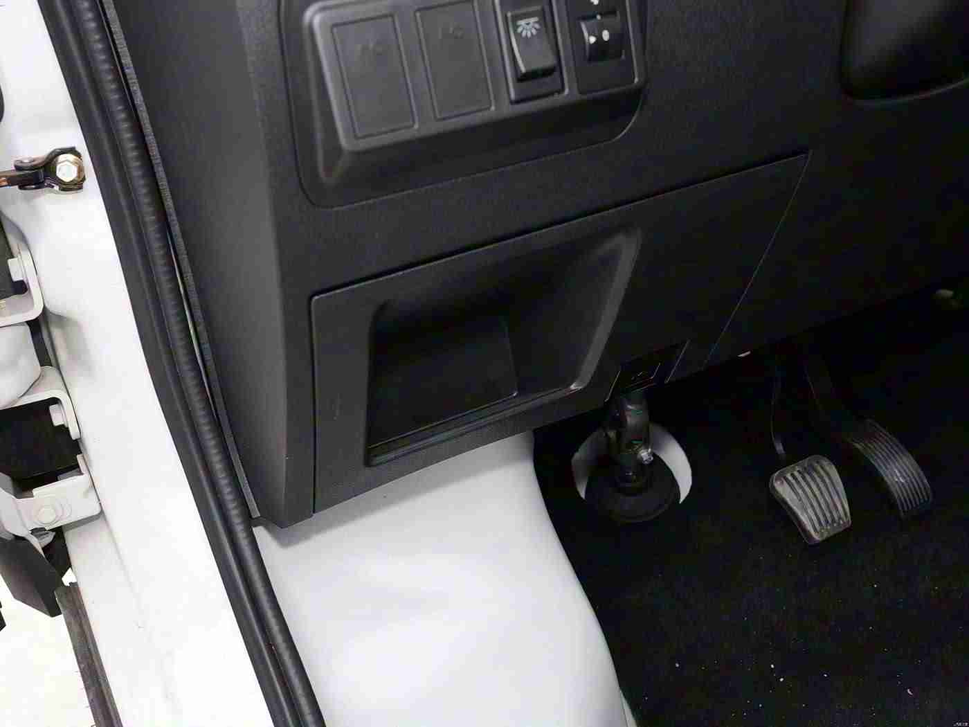 国产成人黄片：时尚动感，舒适驾驭，亲民之选，国产SUV新宠亮相-2