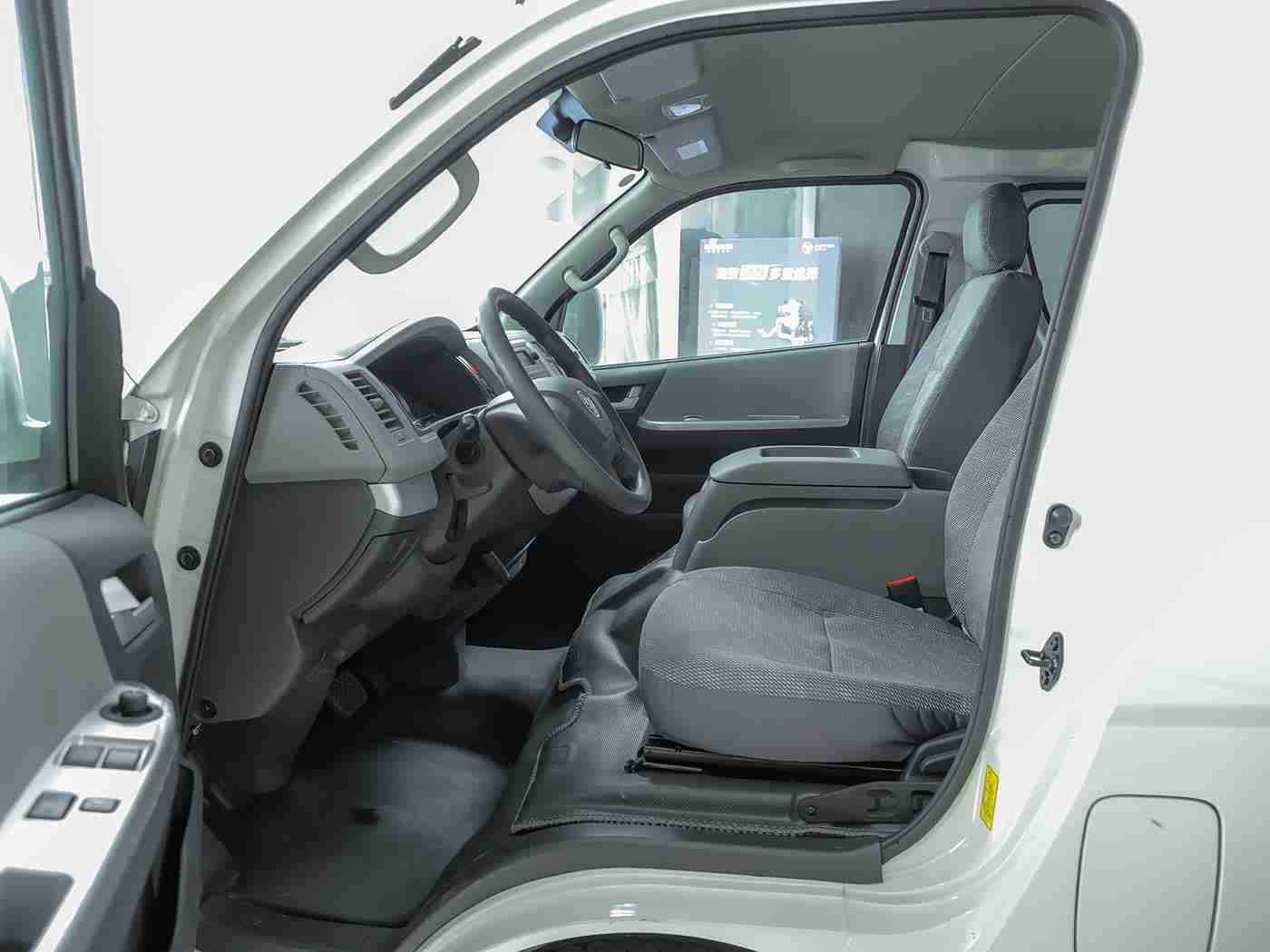 岛国一区二区：岛国车型引领潮流，梦幻之翼与星际穿梭者惊艳市场，销量攀升成销量冠军-2