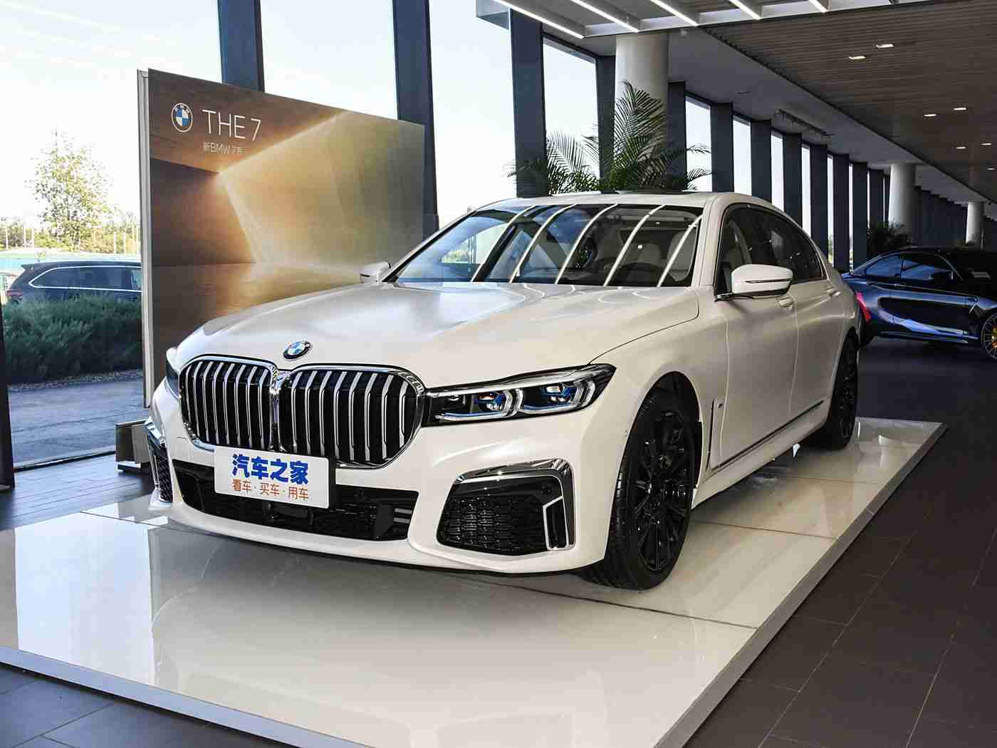 色就色综合:科技革新引领潮流,智能汽车新宠来袭,引领驾驶新体验-2