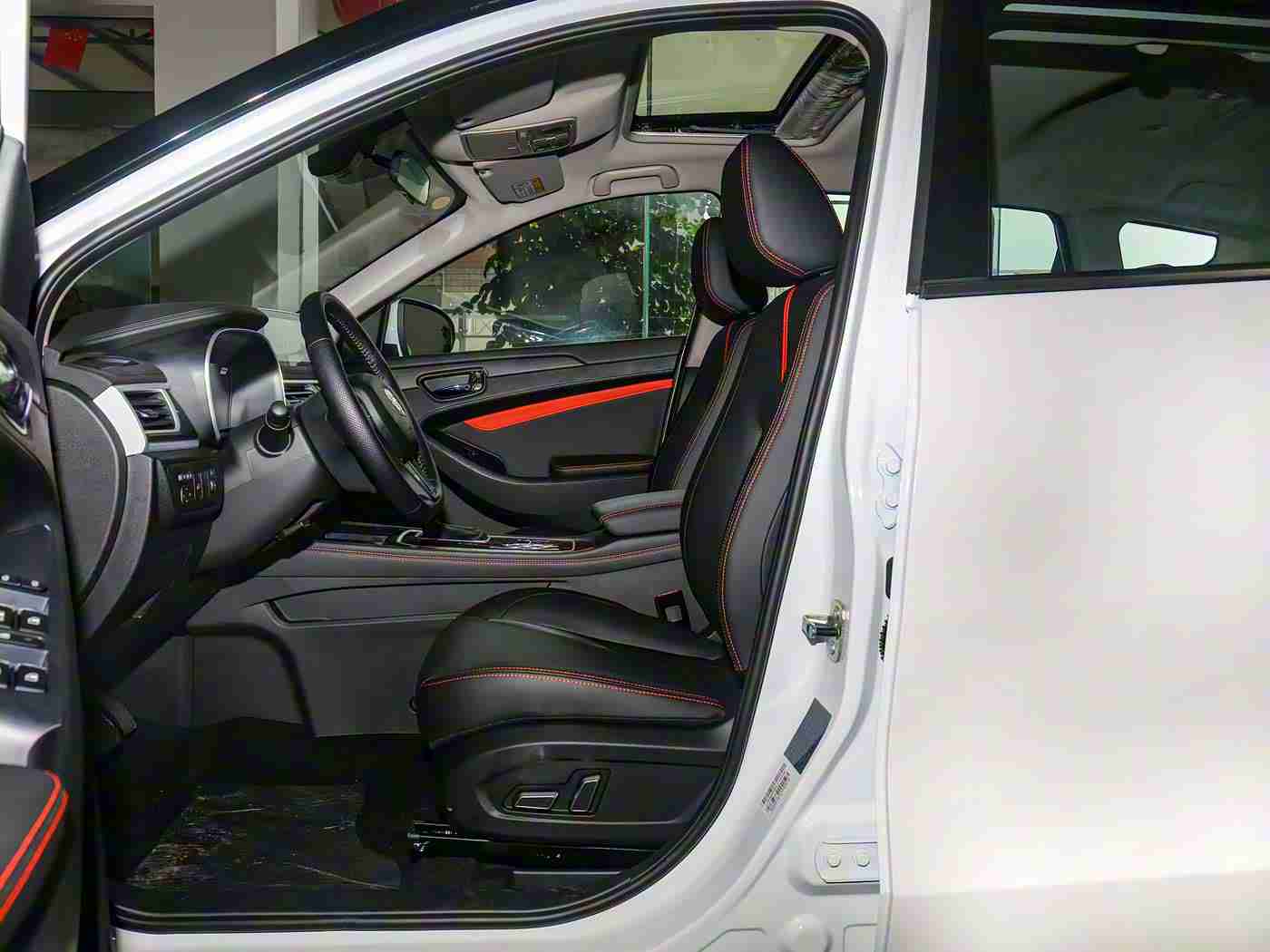 一级二级调色大片的区别：汽车摄影新境界：揭秘一级二级调色，打造视觉盛宴大片-3